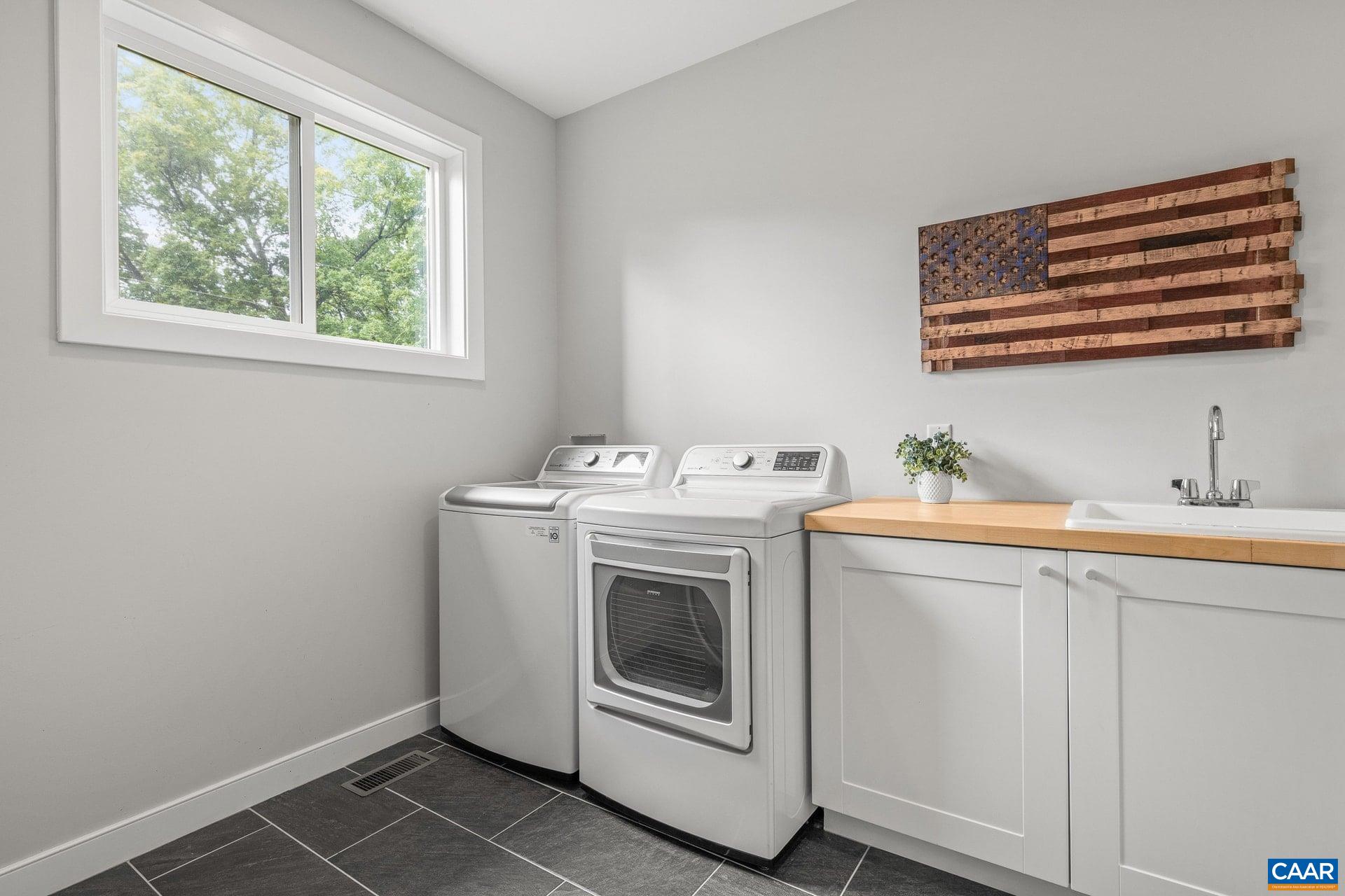 3701 GLENAIRE DR, CHARLOTTESVILLE, Virginia 22901, 4 Bedrooms Bedrooms, ,3 BathroomsBathrooms,Residential,3701 GLENAIRE DR,682471 MLS # 682471 3701 GLENAIRE DR, CHARLOTTESVILLE, Virginia 22901, 4 Bedrooms Bedrooms, ,3 BathroomsBathrooms,Residential,3701 GLENAIRE DR,682471 MLS # 682471