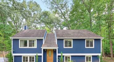 304 CRESTFIELD CT, CHARLOTTESVILLE, Virginia 22911, 4 Bedrooms Bedrooms, ,3 BathroomsBathrooms,Residential,304 CRESTFIELD CT,682541 MLS # 682541