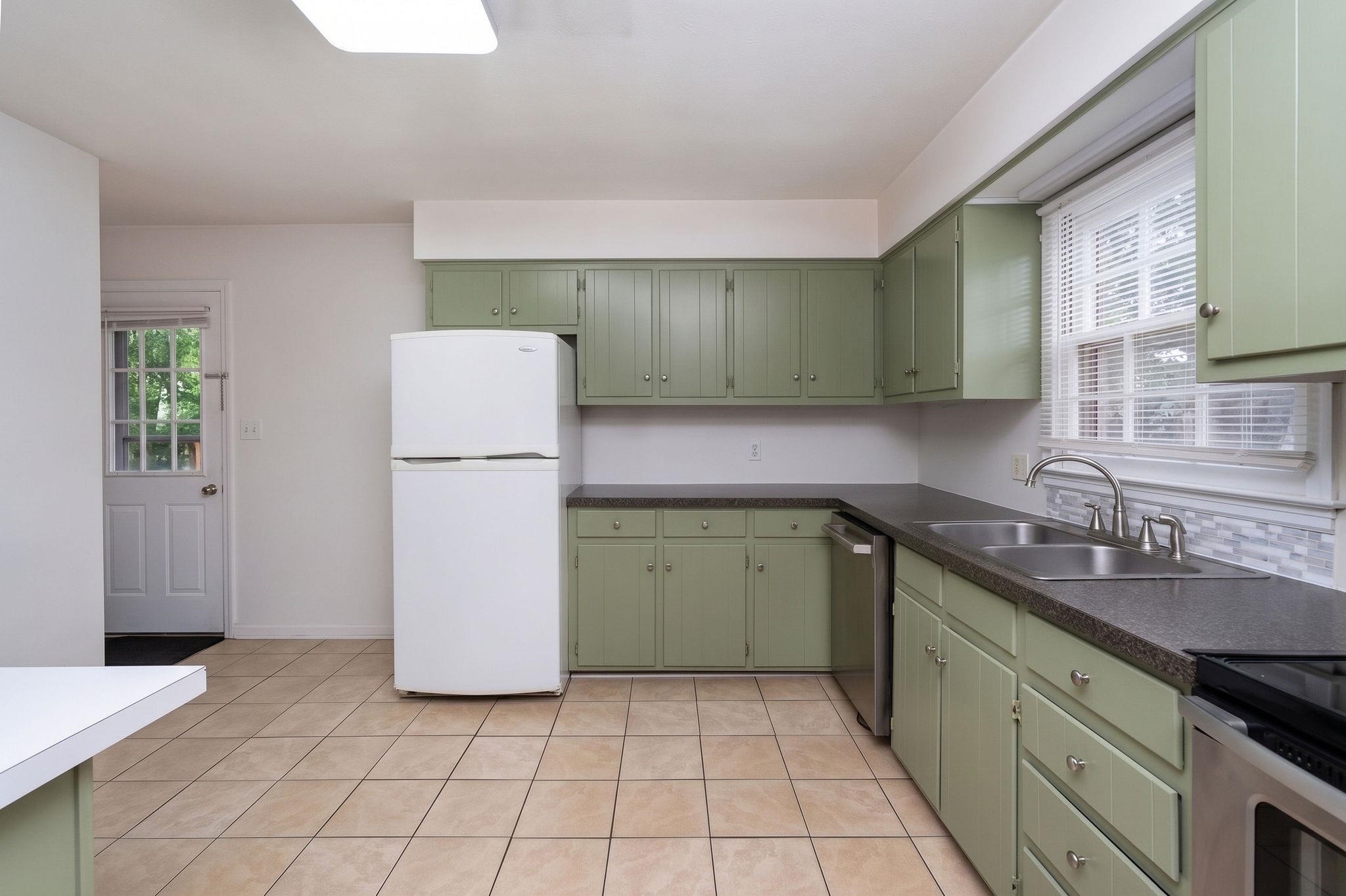17 KEN VIEW AVE, VERONA, Virginia 24482, 3 Bedrooms Bedrooms, ,2 BathroomsBathrooms,Residential,17 KEN VIEW AVE,682545 MLS # 682545 17 KEN VIEW AVE, VERONA, Virginia 24482, 3 Bedrooms Bedrooms, ,2 BathroomsBathrooms,Residential,17 KEN VIEW AVE,682545 MLS # 682545