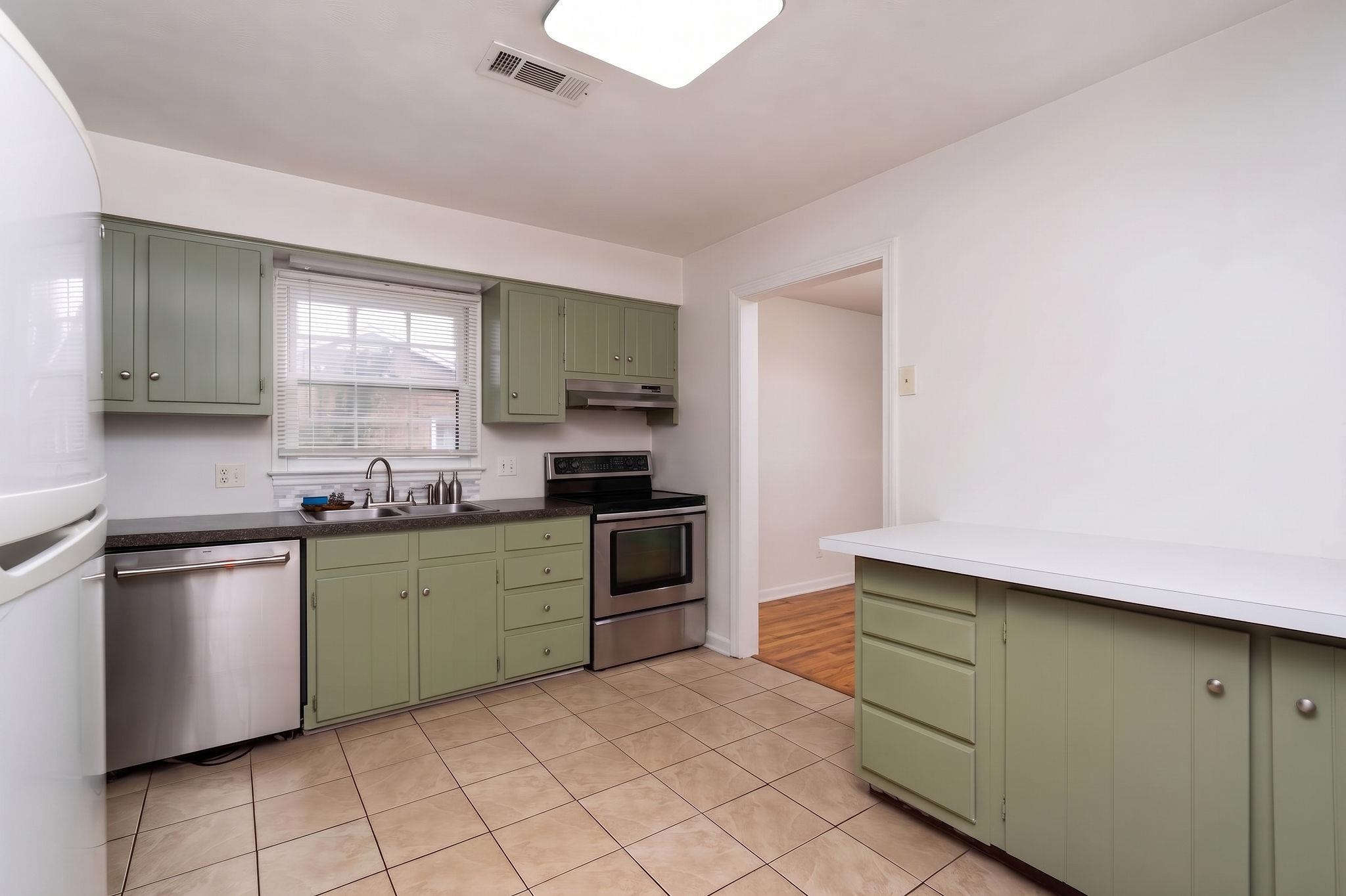 17 KEN VIEW AVE, VERONA, Virginia 24482, 3 Bedrooms Bedrooms, ,2 BathroomsBathrooms,Residential,17 KEN VIEW AVE,682545 MLS # 682545 17 KEN VIEW AVE, VERONA, Virginia 24482, 3 Bedrooms Bedrooms, ,2 BathroomsBathrooms,Residential,17 KEN VIEW AVE,682545 MLS # 682545