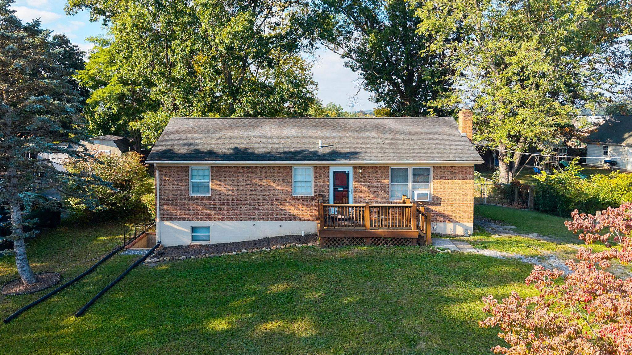 17 KEN VIEW AVE, VERONA, Virginia 24482, 3 Bedrooms Bedrooms, ,2 BathroomsBathrooms,Residential,17 KEN VIEW AVE,682545 MLS # 682545 17 KEN VIEW AVE, VERONA, Virginia 24482, 3 Bedrooms Bedrooms, ,2 BathroomsBathrooms,Residential,17 KEN VIEW AVE,682545 MLS # 682545