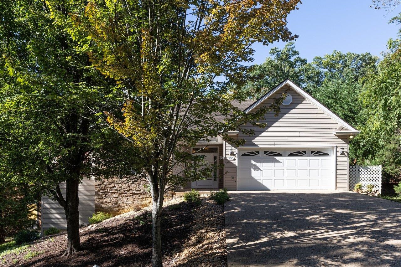 230 QUAIL CT, MCGAHEYSVILLE, Virginia 22840, 4 Bedrooms Bedrooms, ,3 BathroomsBathrooms,Residential,230 QUAIL CT,682550 MLS # 682550 230 QUAIL CT, MCGAHEYSVILLE, Virginia 22840, 4 Bedrooms Bedrooms, ,3 BathroomsBathrooms,Residential,230 QUAIL CT,682550 MLS # 682550