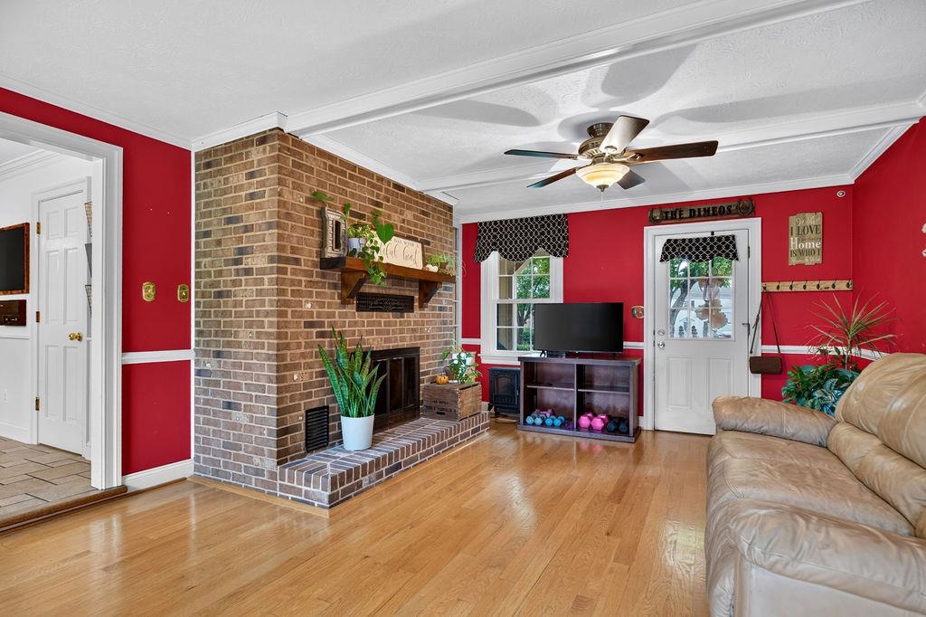 318 COLLEGE CIR, STAUNTON, Virginia 24401, 4 Bedrooms Bedrooms, ,3 BathroomsBathrooms,Residential,318 COLLEGE CIR,682551 MLS # 682551