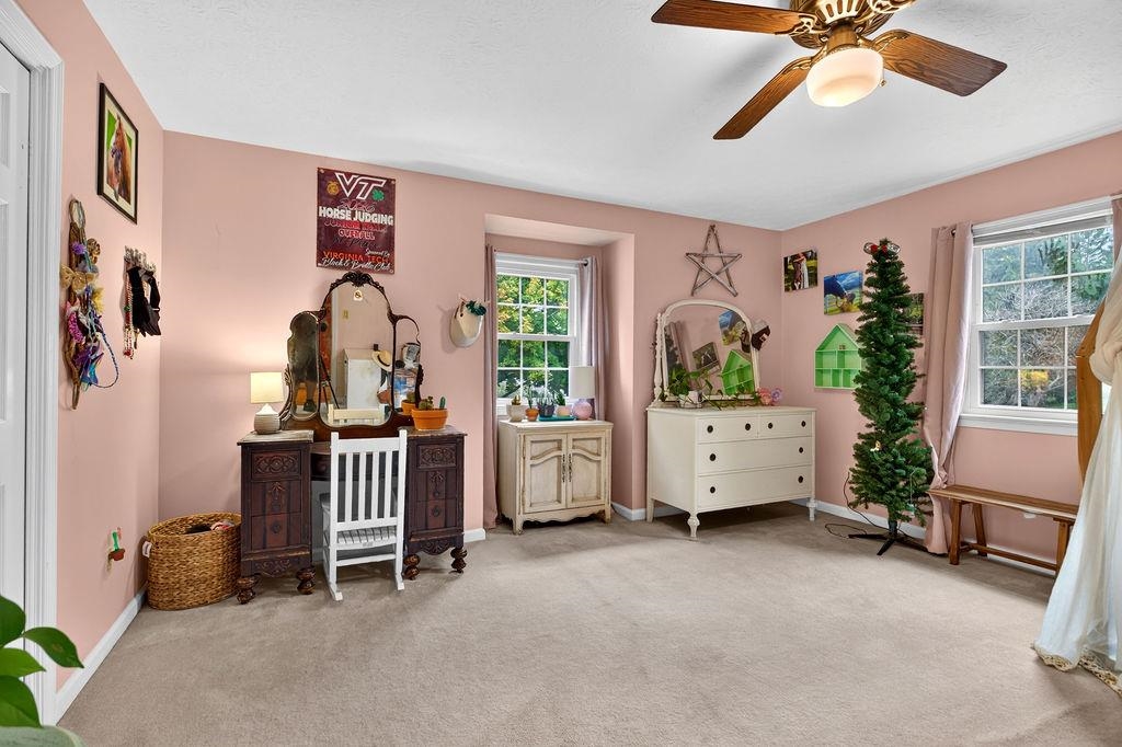 318 COLLEGE CIR, STAUNTON, Virginia 24401, 4 Bedrooms Bedrooms, ,3 BathroomsBathrooms,Residential,318 COLLEGE CIR,682551 MLS # 682551