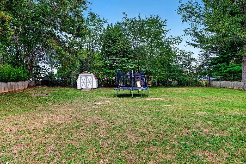 318 COLLEGE CIR, STAUNTON, Virginia 24401, 4 Bedrooms Bedrooms, ,3 BathroomsBathrooms,Residential,318 COLLEGE CIR,682551 MLS # 682551