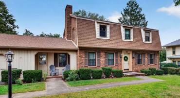 318 COLLEGE CIR, STAUNTON, Virginia 24401, 4 Bedrooms Bedrooms, ,3 BathroomsBathrooms,Residential,318 COLLEGE CIR,682551 MLS # 682551