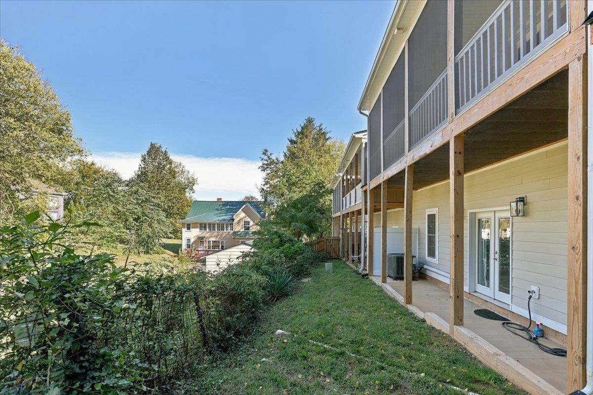 123 OVERLOOK, STAUNTON, Virginia 24401, 3 Bedrooms Bedrooms, ,2 BathroomsBathrooms,Residential,123 OVERLOOK,682557 MLS # 682557