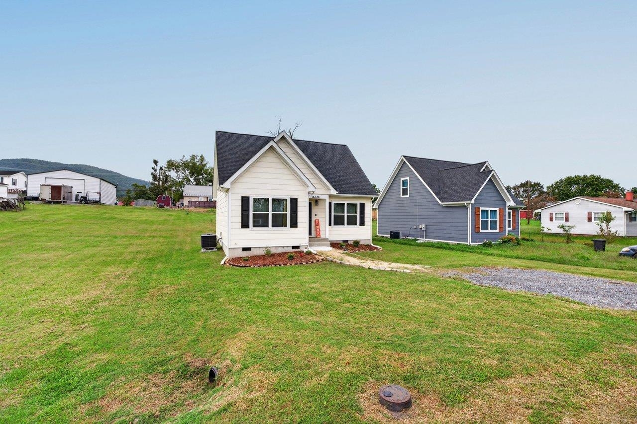 16620 E SPRING ST, ELKTON, Virginia 22827, 3 Bedrooms Bedrooms, ,2 BathroomsBathrooms,Residential,16620 E SPRING ST,682558 MLS # 682558