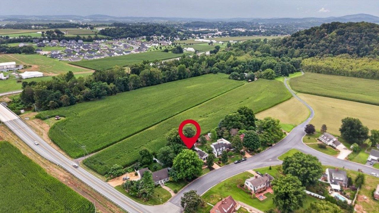4216 COUNTRYSIDE DR, BRIDGEWATER, Virginia 22812, 3 Bedrooms Bedrooms, ,1 BathroomBathrooms,Residential,4216 COUNTRYSIDE DR,682564 MLS # 682564 4216 COUNTRYSIDE DR, BRIDGEWATER, Virginia 22812, 3 Bedrooms Bedrooms, ,1 BathroomBathrooms,Residential,4216 COUNTRYSIDE DR,682564 MLS # 682564