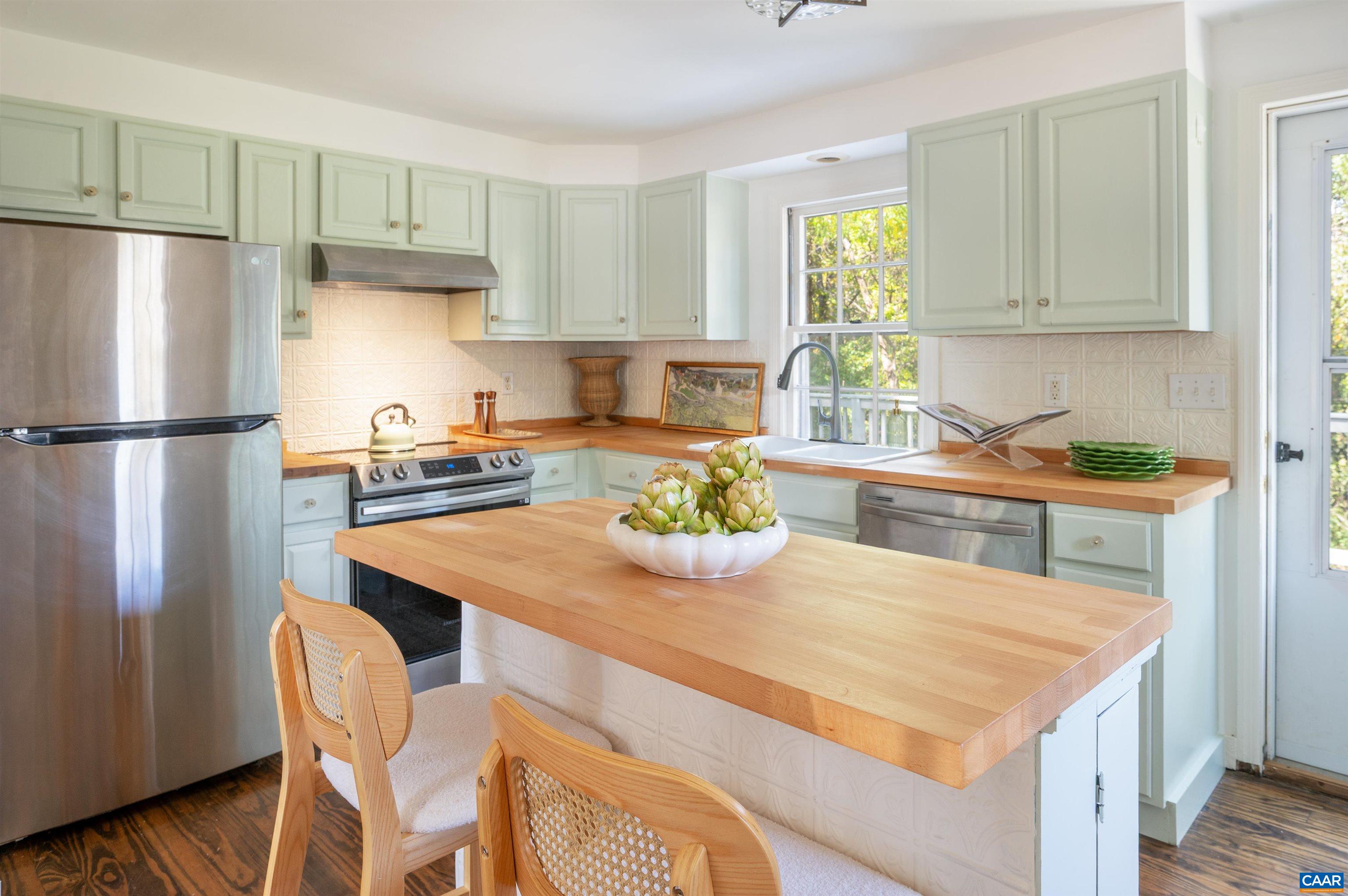 4506 OLD THREE NOTCHED RD, CHARLOTTESVILLE, Virginia 22901, 1 Bedroom Bedrooms, ,1 BathroomBathrooms,Residential,4506 OLD THREE NOTCHED RD,682568 MLS # 682568
