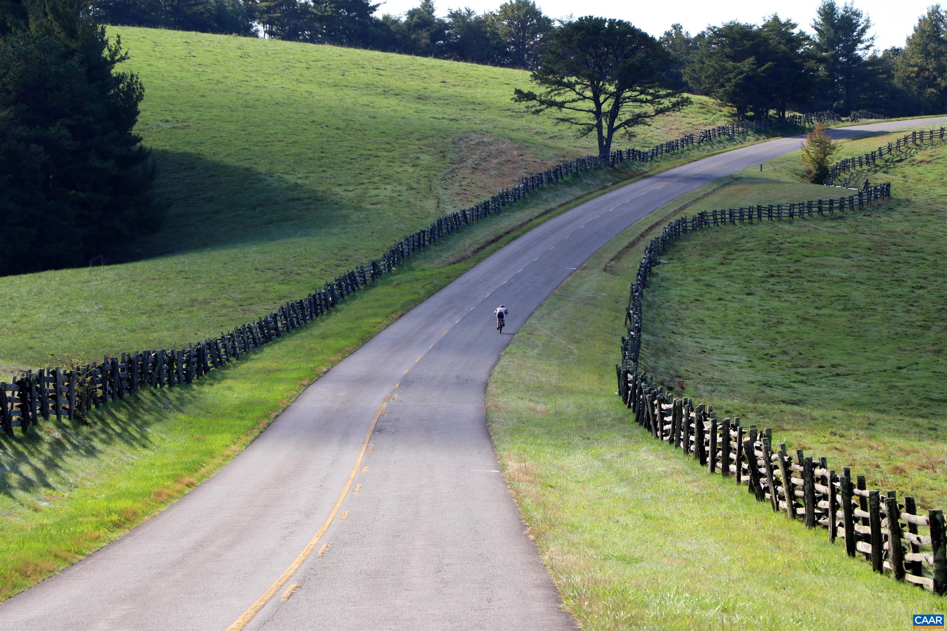 The Parkway is 2 min away from the Reserve. The Parkway is 2 min away from the Reserve.