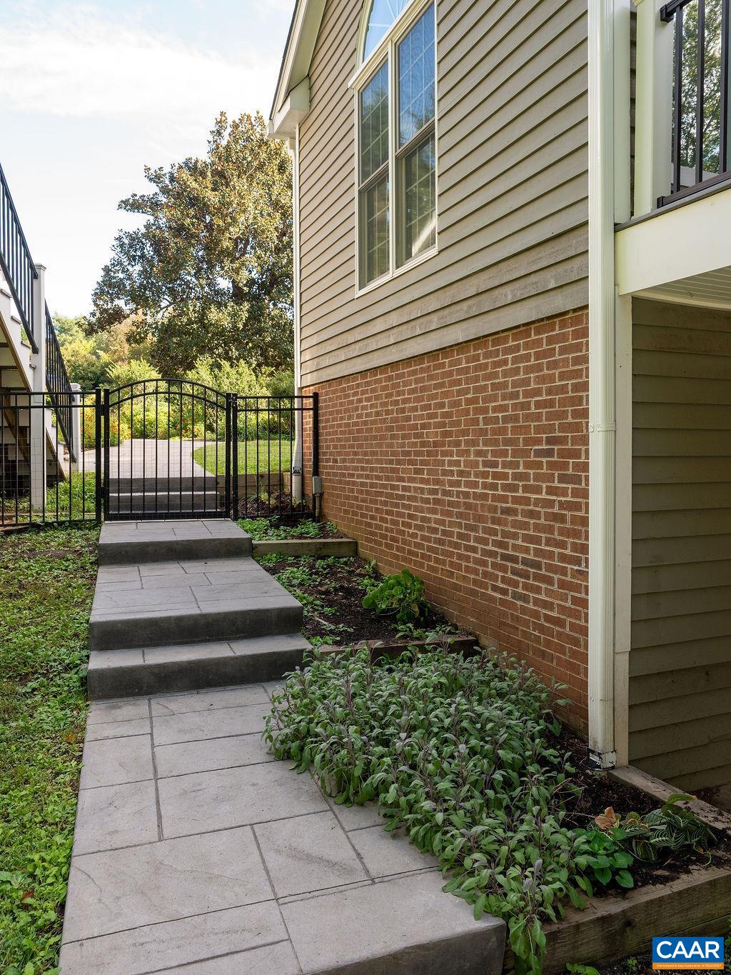 535 ARROWHEAD DR, EARLYSVILLE, Virginia 22936, 4 Bedrooms Bedrooms, ,3 BathroomsBathrooms,Residential,535 ARROWHEAD DR,682532 MLS # 682532 535 ARROWHEAD DR, EARLYSVILLE, Virginia 22936, 4 Bedrooms Bedrooms, ,3 BathroomsBathrooms,Residential,535 ARROWHEAD DR,682532 MLS # 682532