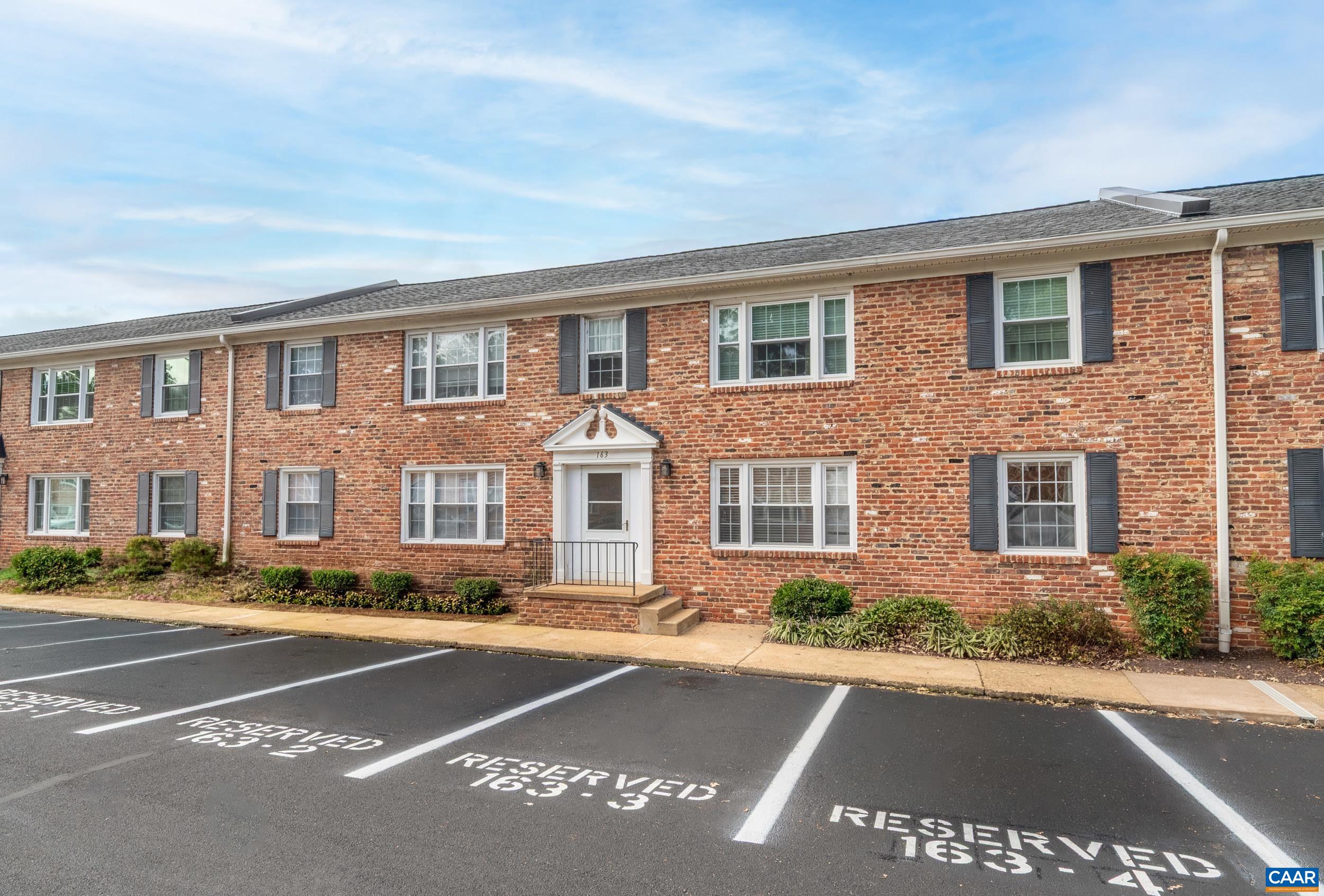 163 HESSIAN HILLS WAY, CHARLOTTESVILLE, Virginia 22901, 2 Bedrooms Bedrooms, ,1 BathroomBathrooms,Residential,163 HESSIAN HILLS WAY,682574 MLS # 682574