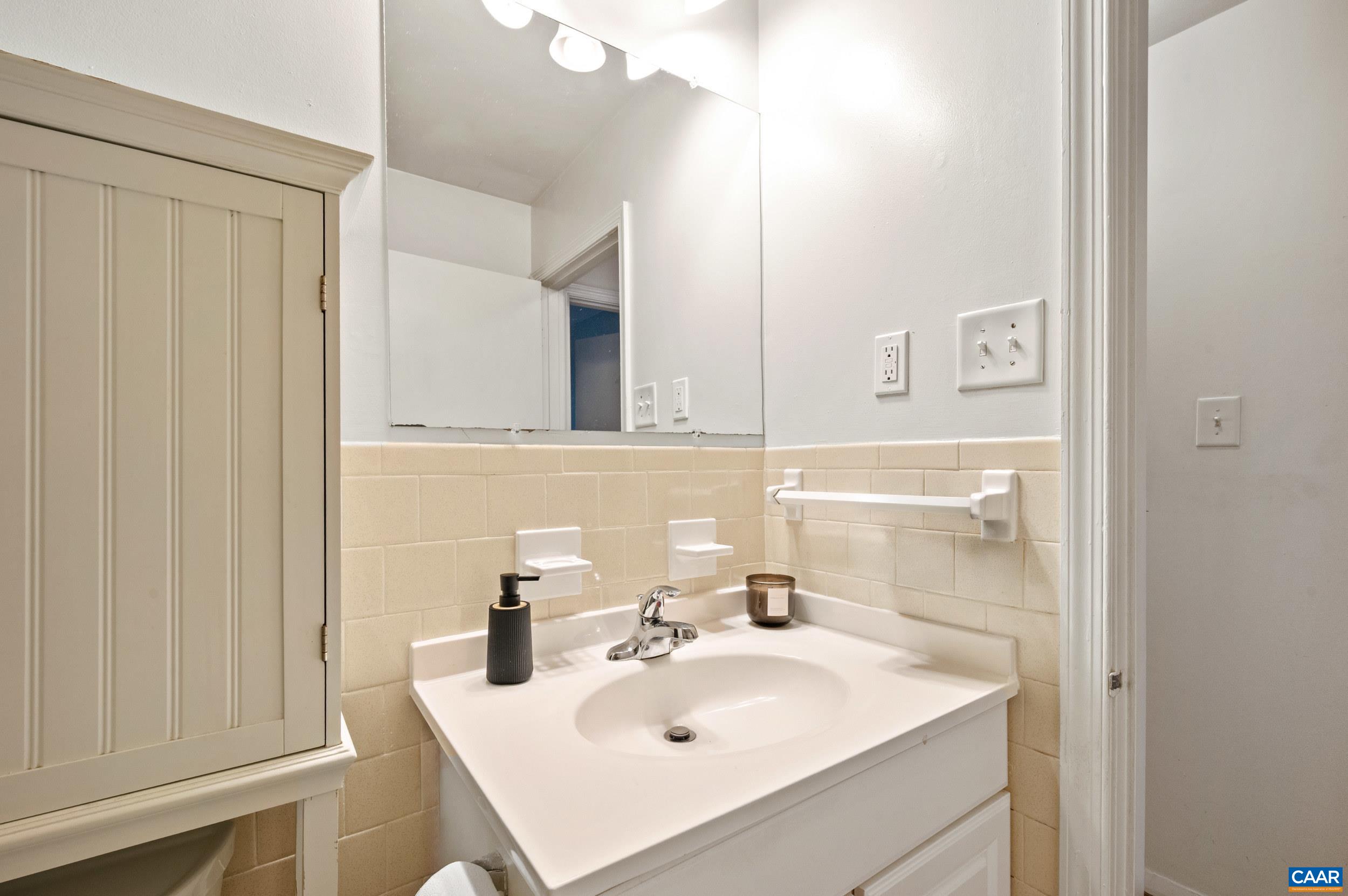 163 HESSIAN HILLS WAY, CHARLOTTESVILLE, Virginia 22901, 2 Bedrooms Bedrooms, ,1 BathroomBathrooms,Residential,163 HESSIAN HILLS WAY,682574 MLS # 682574