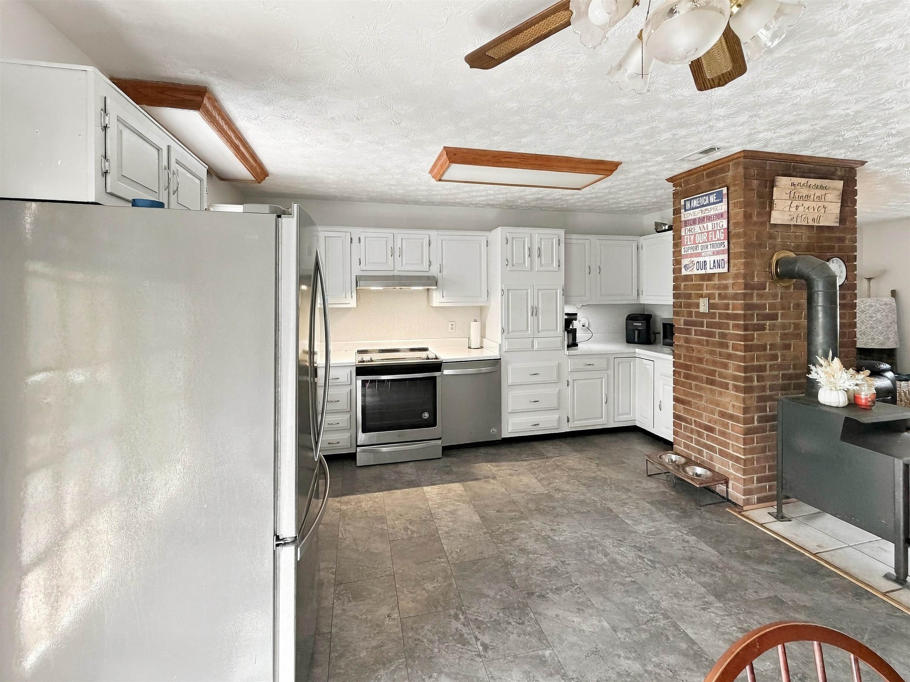 412 WHITEHALL AVE, STAUNTON, Virginia 24401, 3 Bedrooms Bedrooms, ,2 BathroomsBathrooms,Residential,412 WHITEHALL AVE,682589 MLS # 682589