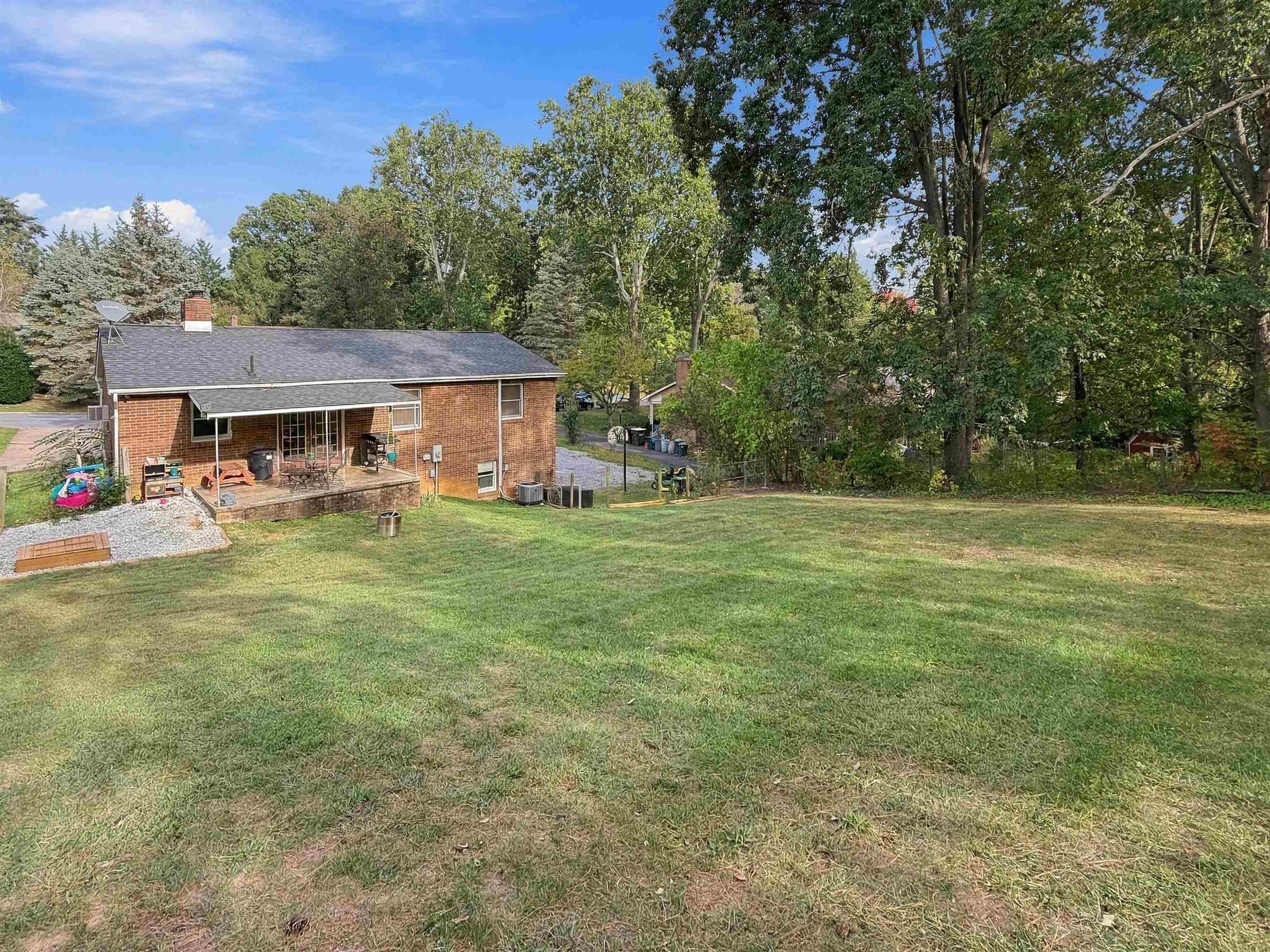 412 WHITEHALL AVE, STAUNTON, Virginia 24401, 3 Bedrooms Bedrooms, ,2 BathroomsBathrooms,Residential,412 WHITEHALL AVE,682589 MLS # 682589