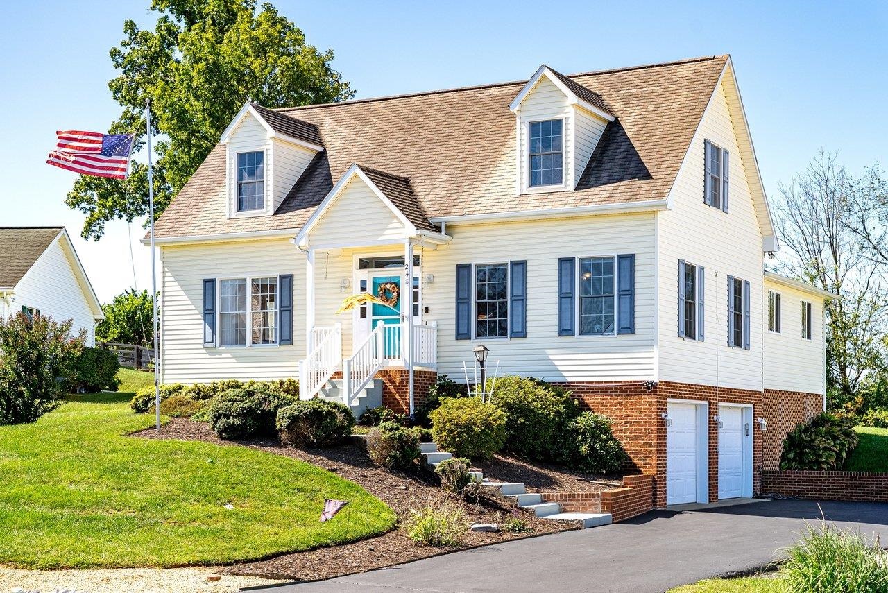 248 WINDSONG HILLS DR, ELKTON, Virginia 22827, 4 Bedrooms Bedrooms, ,2 BathroomsBathrooms,Residential,248 WINDSONG HILLS DR,682590 MLS # 682590