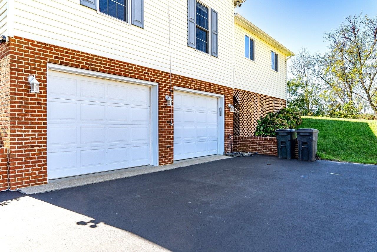 248 WINDSONG HILLS DR, ELKTON, Virginia 22827, 4 Bedrooms Bedrooms, ,2 BathroomsBathrooms,Residential,248 WINDSONG HILLS DR,682590 MLS # 682590