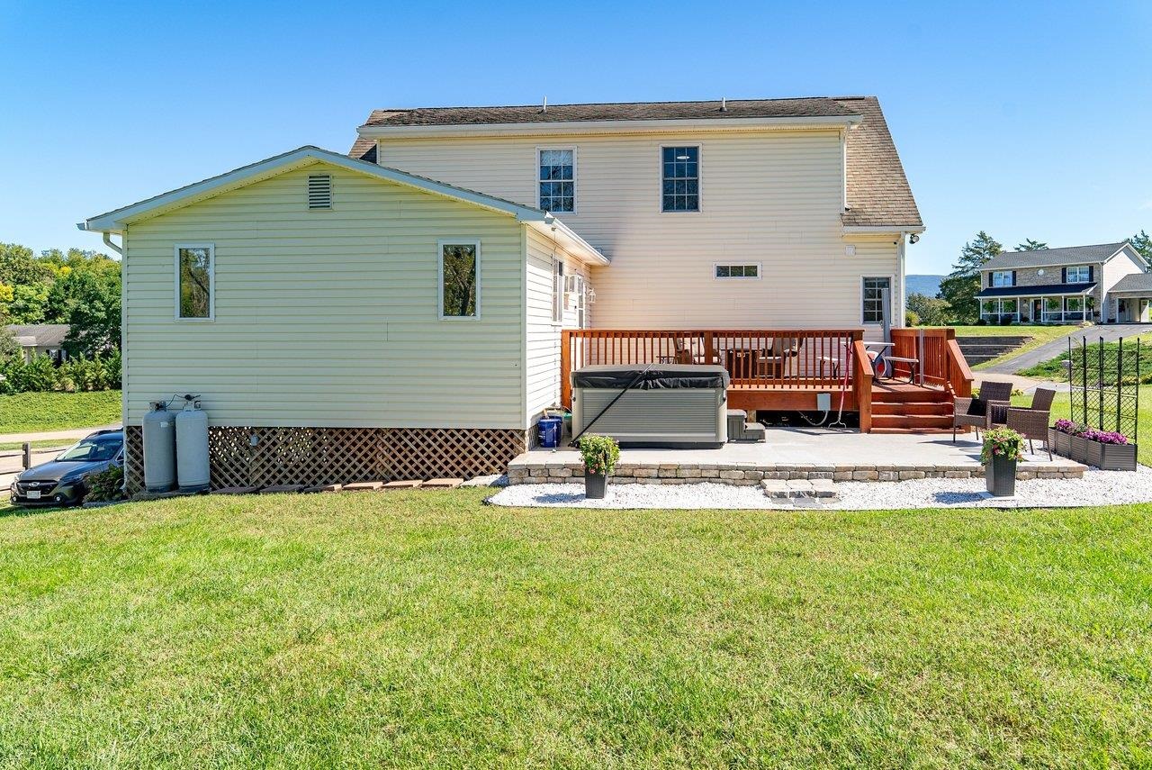 248 WINDSONG HILLS DR, ELKTON, Virginia 22827, 4 Bedrooms Bedrooms, ,2 BathroomsBathrooms,Residential,248 WINDSONG HILLS DR,682590 MLS # 682590