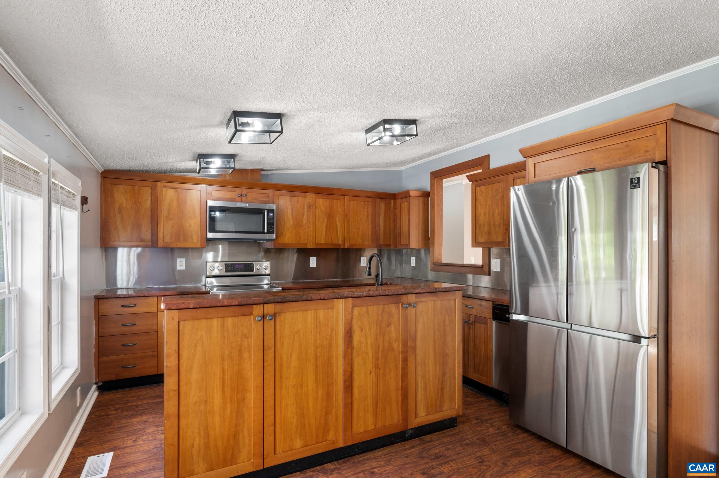 9483 HATTON FERRY RD, SCOTTSVILLE, Virginia 24590, 4 Bedrooms Bedrooms, ,3 BathroomsBathrooms,Residential,9483 HATTON FERRY RD,682593 MLS # 682593