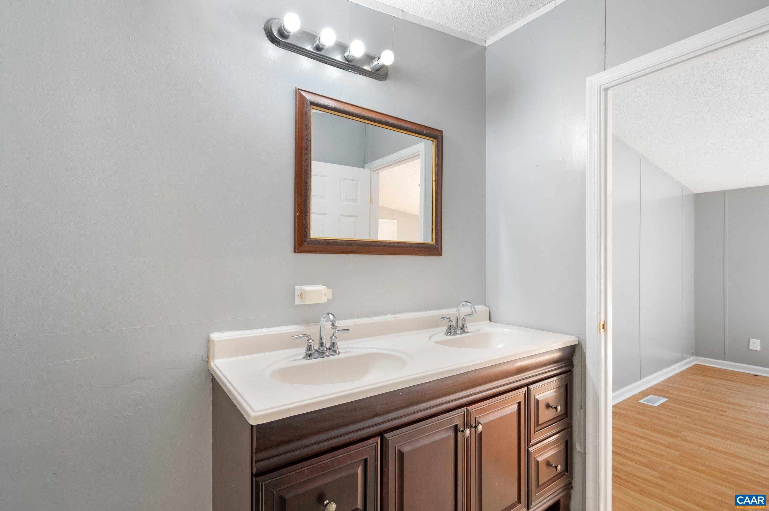 9483 HATTON FERRY RD, SCOTTSVILLE, Virginia 24590, 4 Bedrooms Bedrooms, ,3 BathroomsBathrooms,Residential,9483 HATTON FERRY RD,682593 MLS # 682593