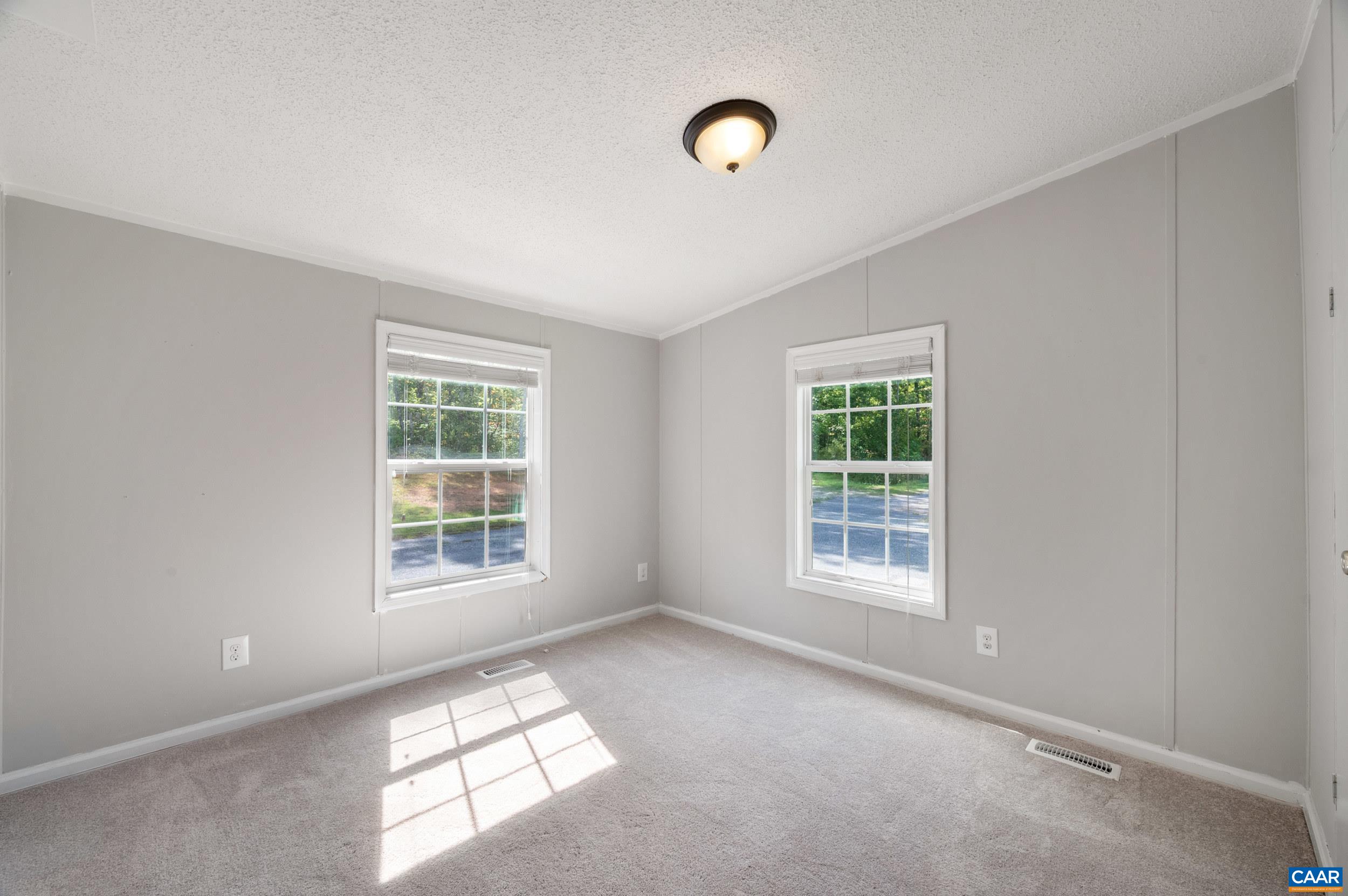 9483 HATTON FERRY RD, SCOTTSVILLE, Virginia 24590, 4 Bedrooms Bedrooms, ,3 BathroomsBathrooms,Residential,9483 HATTON FERRY RD,682593 MLS # 682593