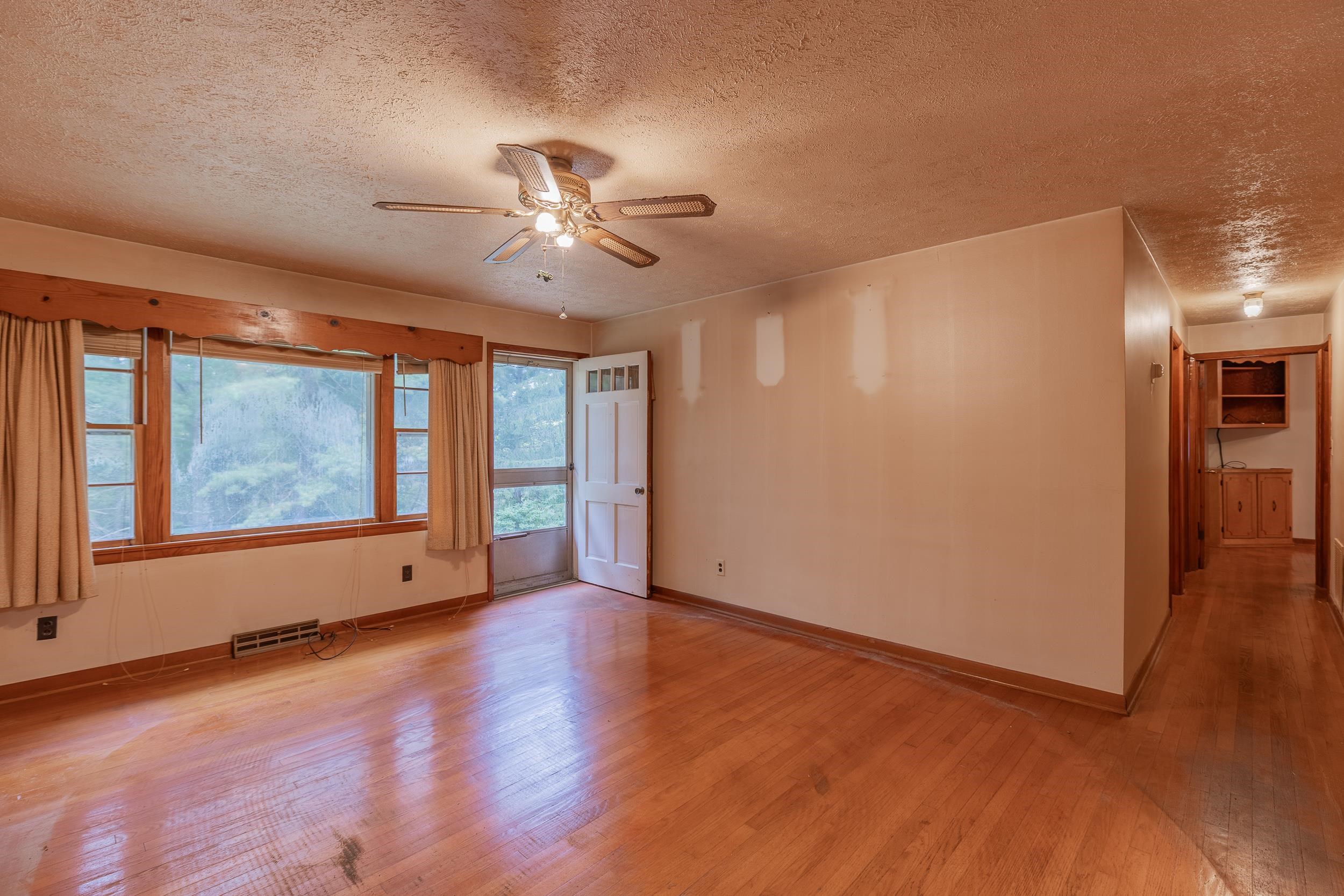 801 UNION CHURCH RD, CHURCHVILLE, Virginia 24421, 3 Bedrooms Bedrooms, ,1 BathroomBathrooms,Residential,801 UNION CHURCH RD,682598 MLS # 682598 801 UNION CHURCH RD, CHURCHVILLE, Virginia 24421, 3 Bedrooms Bedrooms, ,1 BathroomBathrooms,Residential,801 UNION CHURCH RD,682598 MLS # 682598