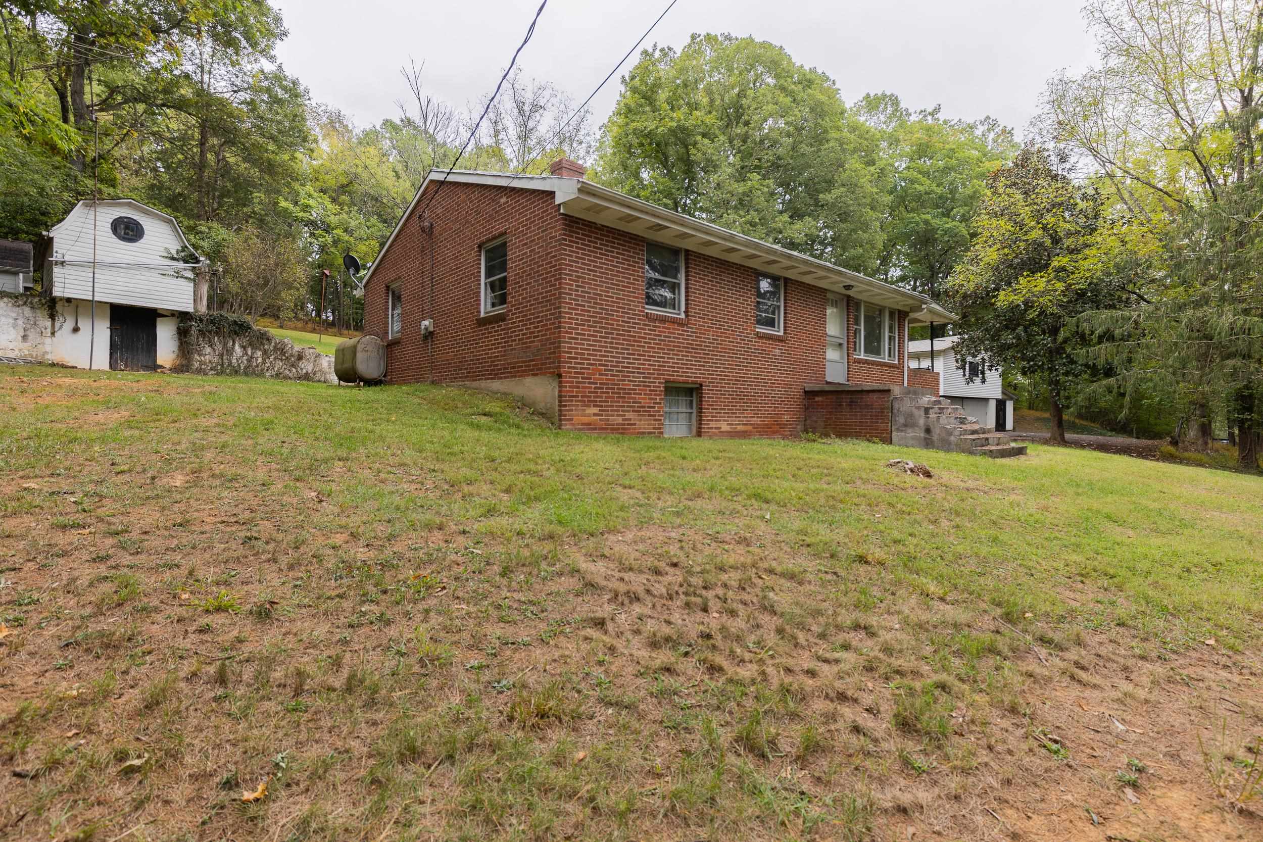 801 UNION CHURCH RD, CHURCHVILLE, Virginia 24421, 3 Bedrooms Bedrooms, ,1 BathroomBathrooms,Residential,801 UNION CHURCH RD,682598 MLS # 682598 801 UNION CHURCH RD, CHURCHVILLE, Virginia 24421, 3 Bedrooms Bedrooms, ,1 BathroomBathrooms,Residential,801 UNION CHURCH RD,682598 MLS # 682598