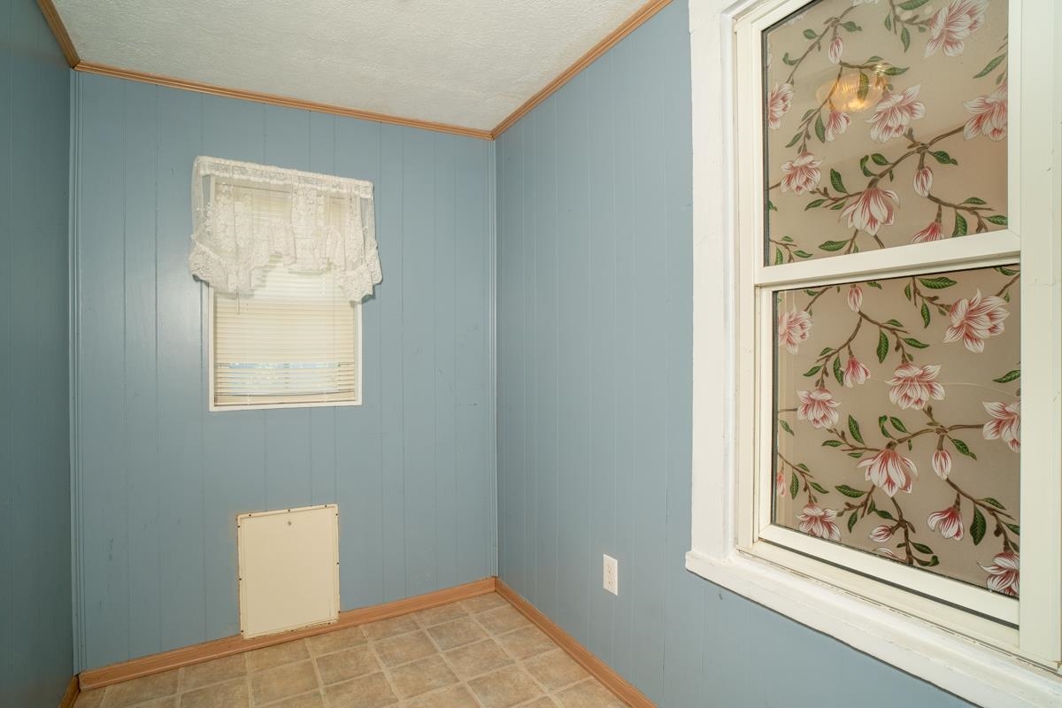 7177 EAST POINT RD, ELKTON, Virginia 22827, 3 Bedrooms Bedrooms, ,1 BathroomBathrooms,Residential,7177 EAST POINT RD,682605 MLS # 682605