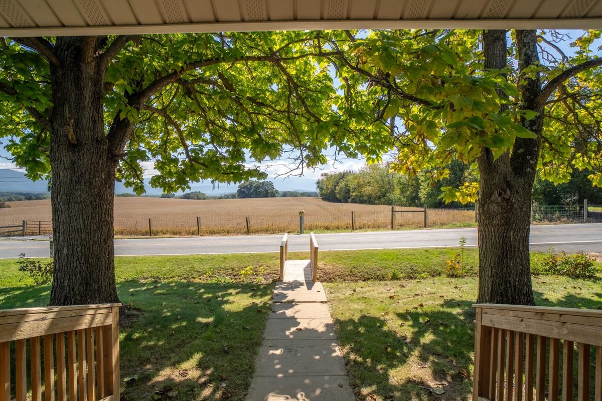 7177 EAST POINT RD, ELKTON, Virginia 22827, 3 Bedrooms Bedrooms, ,1 BathroomBathrooms,Residential,7177 EAST POINT RD,682605 MLS # 682605
