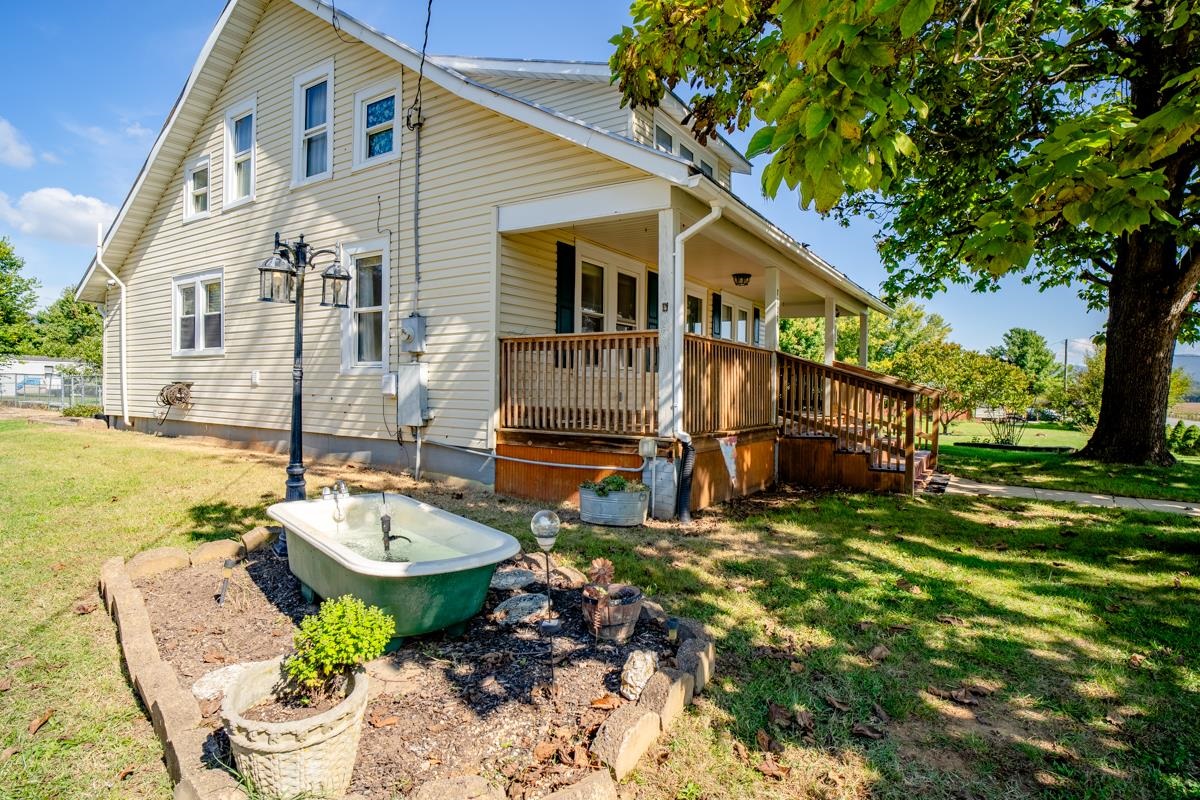 7177 EAST POINT RD, ELKTON, Virginia 22827, 3 Bedrooms Bedrooms, ,1 BathroomBathrooms,Residential,7177 EAST POINT RD,682605 MLS # 682605