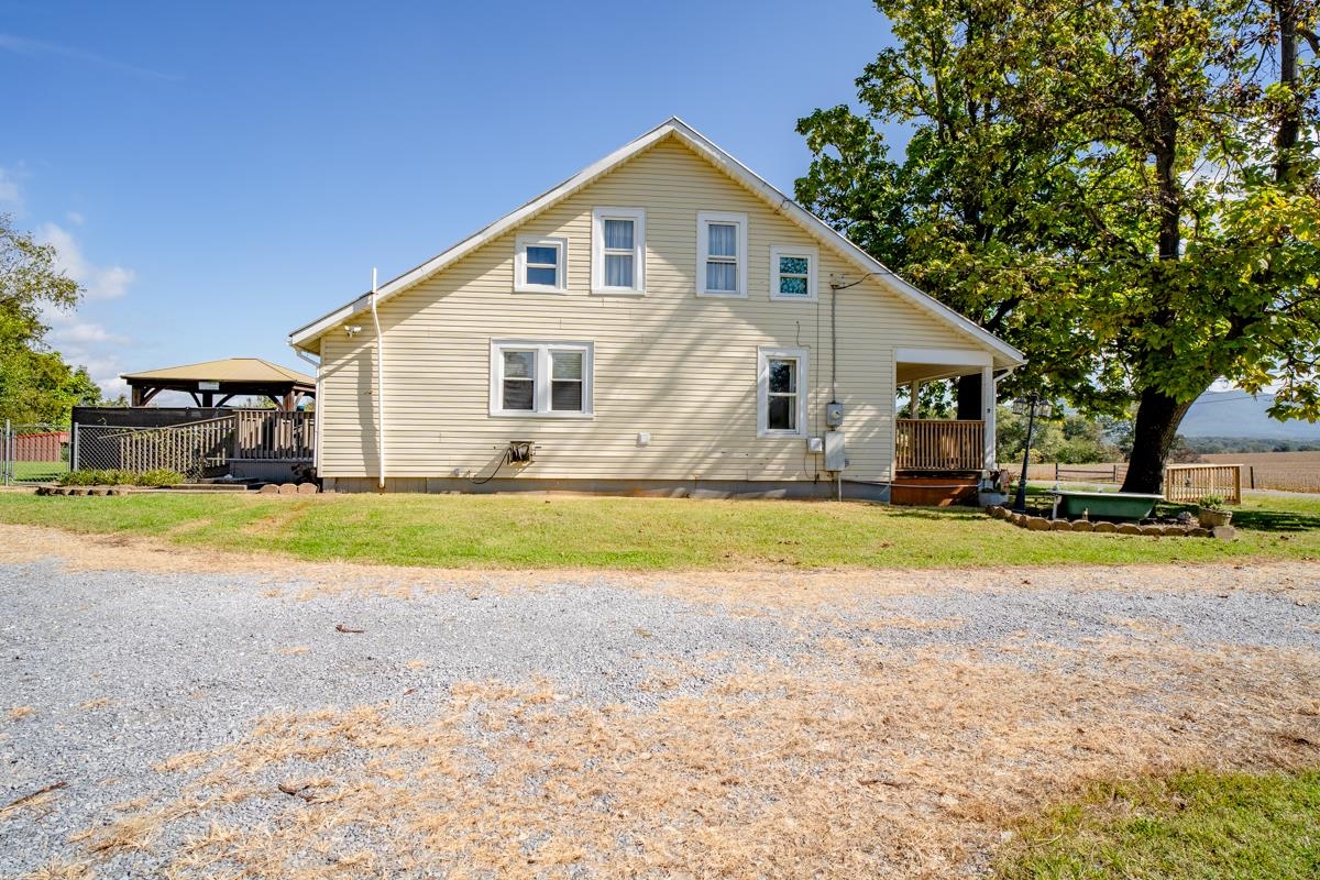 7177 EAST POINT RD, ELKTON, Virginia 22827, 3 Bedrooms Bedrooms, ,1 BathroomBathrooms,Residential,7177 EAST POINT RD,682605 MLS # 682605