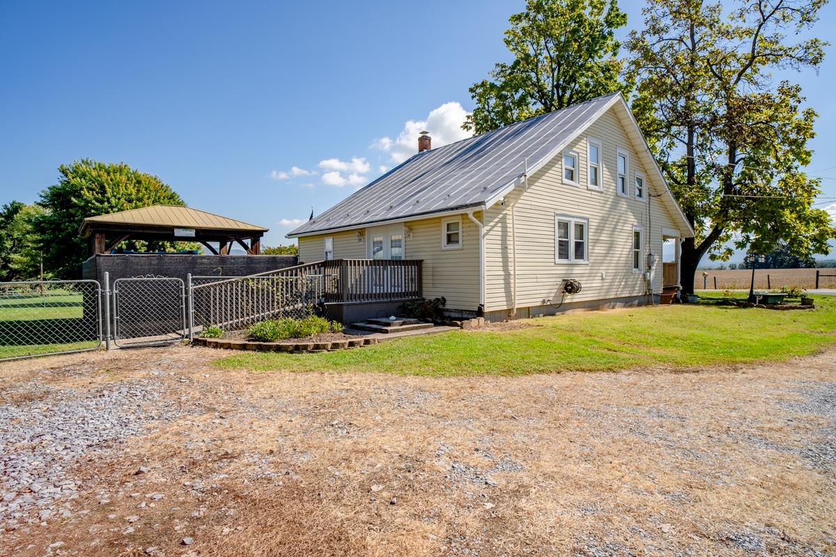 7177 EAST POINT RD, ELKTON, Virginia 22827, 3 Bedrooms Bedrooms, ,1 BathroomBathrooms,Residential,7177 EAST POINT RD,682605 MLS # 682605