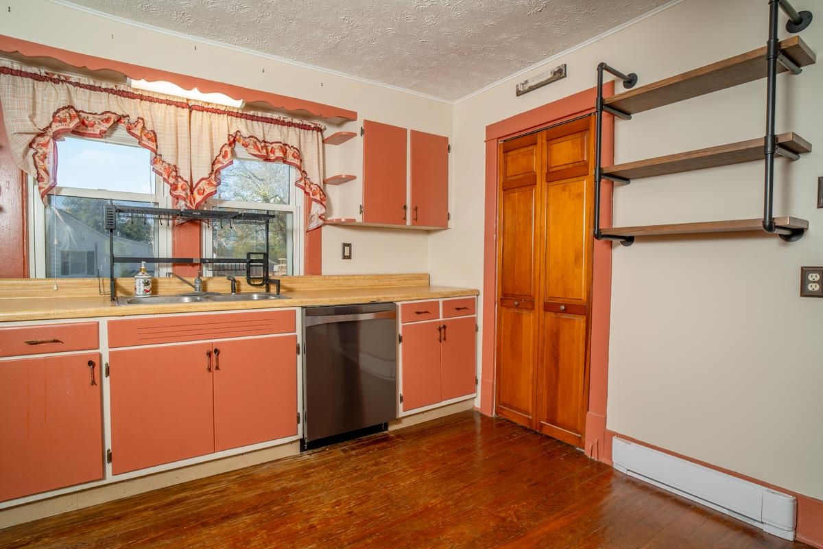 7177 EAST POINT RD, ELKTON, Virginia 22827, 3 Bedrooms Bedrooms, ,1 BathroomBathrooms,Residential,7177 EAST POINT RD,682605 MLS # 682605