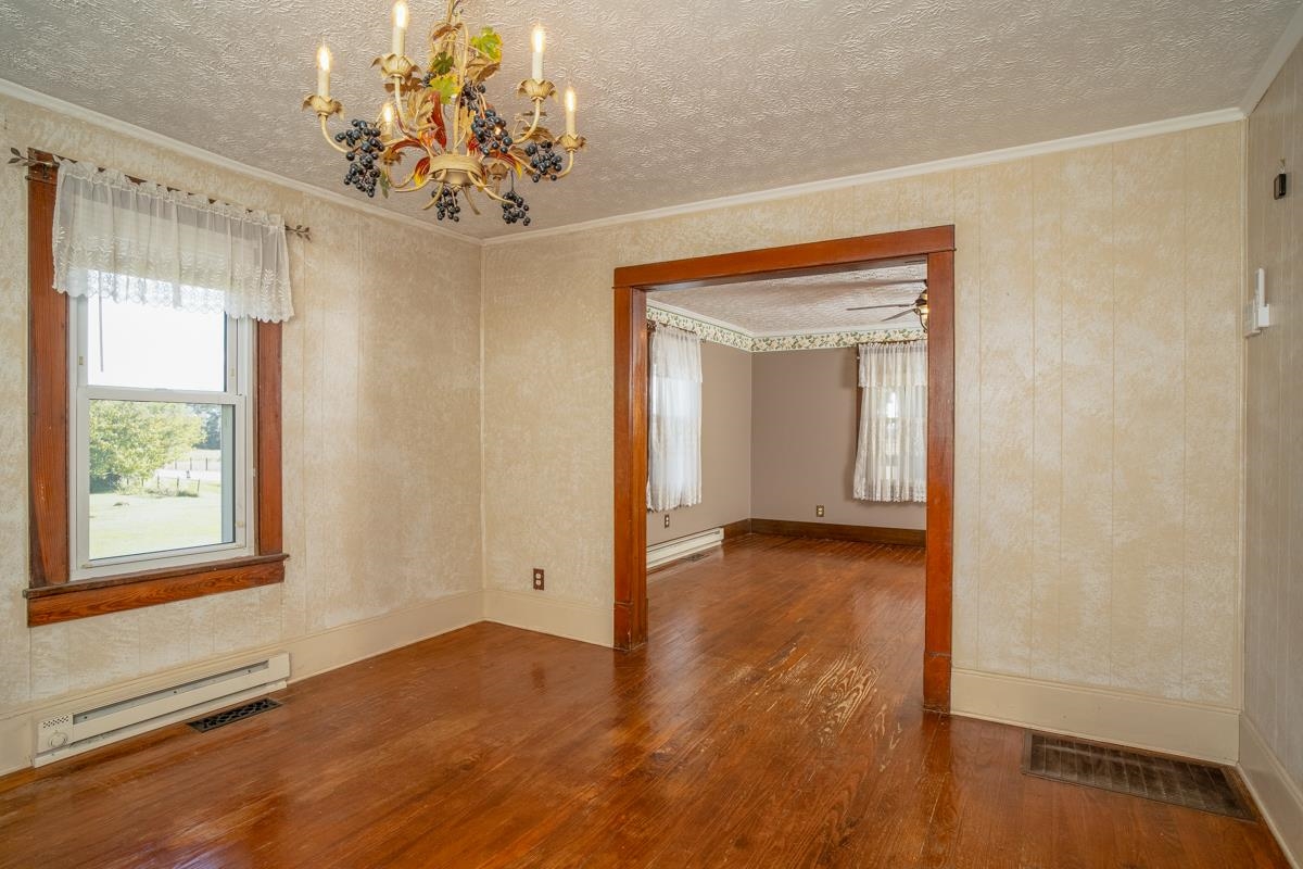 7177 EAST POINT RD, ELKTON, Virginia 22827, 3 Bedrooms Bedrooms, ,1 BathroomBathrooms,Residential,7177 EAST POINT RD,682605 MLS # 682605