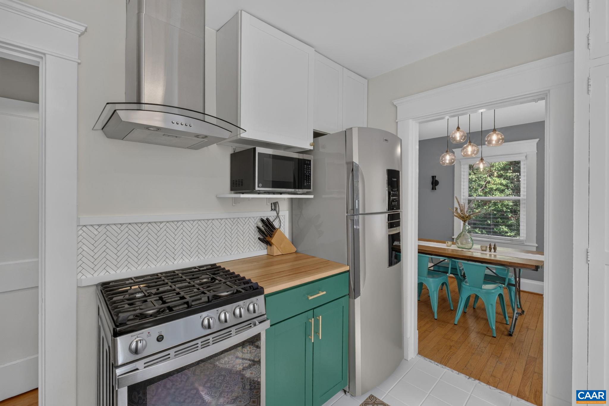 Oven & dishwasher replaced in summer 2025 while microwave was replaced in 2023. Oven & dishwasher replaced in summer 2025 while microwave was replaced in 2023.