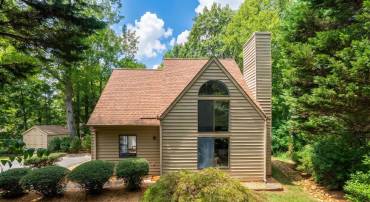 220 HOMESTEAD LN, CHARLOTTESVILLE, Virginia 22902, 3 Bedrooms Bedrooms, ,2 BathroomsBathrooms,Residential,220 HOMESTEAD LN,682554 MLS # 682554