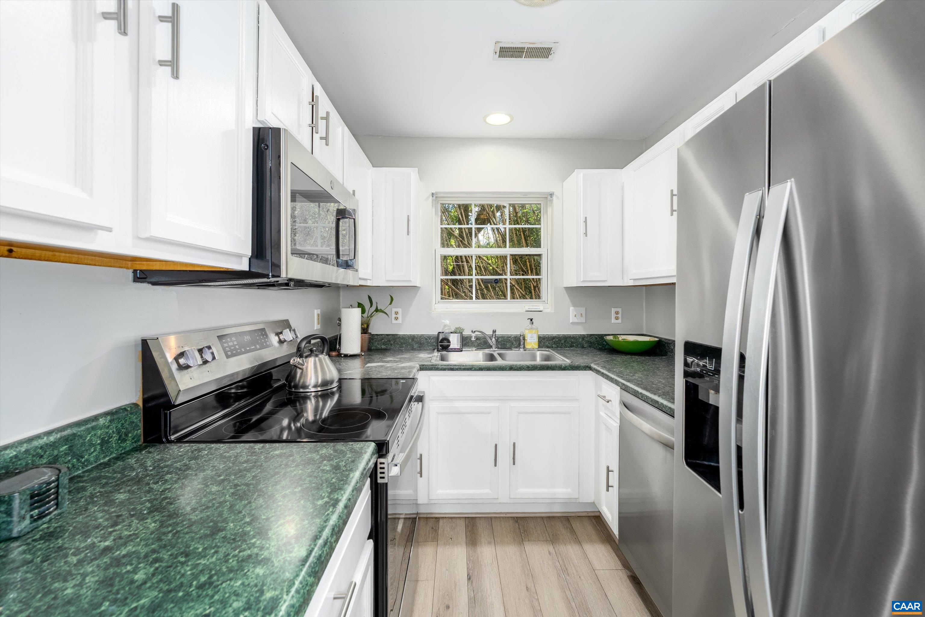 122 DANBURY CT, CHARLOTTESVILLE, Virginia 22902, 3 Bedrooms Bedrooms, ,2 BathroomsBathrooms,Residential,122 DANBURY CT,682584 MLS # 682584 122 DANBURY CT, CHARLOTTESVILLE, Virginia 22902, 3 Bedrooms Bedrooms, ,2 BathroomsBathrooms,Residential,122 DANBURY CT,682584 MLS # 682584