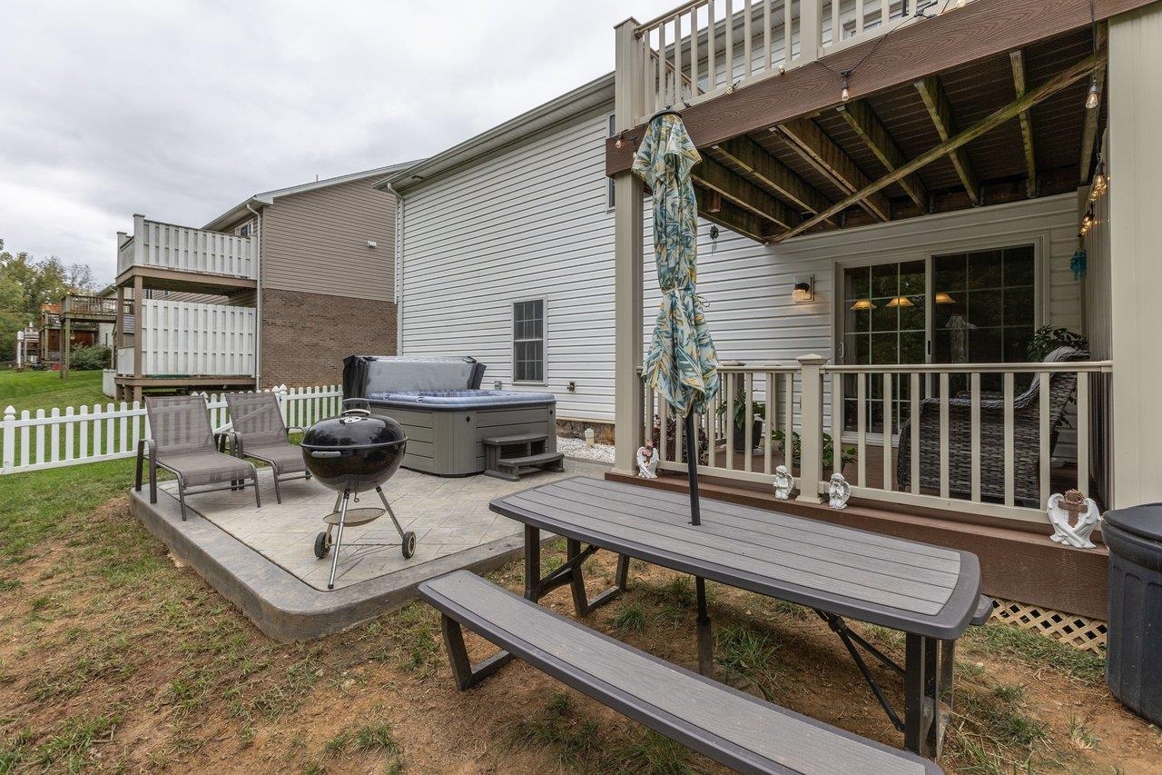 275 WINDERMERE DR, BROADWAY, Virginia 22815, 4 Bedrooms Bedrooms, ,3 BathroomsBathrooms,Residential,275 WINDERMERE DR,682613 MLS # 682613 275 WINDERMERE DR, BROADWAY, Virginia 22815, 4 Bedrooms Bedrooms, ,3 BathroomsBathrooms,Residential,275 WINDERMERE DR,682613 MLS # 682613