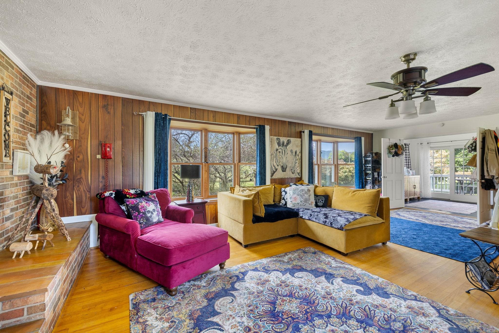 228 OLD FARMS RD, SHENANDOAH, Virginia 22849, 4 Bedrooms Bedrooms, ,2 BathroomsBathrooms,Residential,228 OLD FARMS RD,682615 MLS # 682615