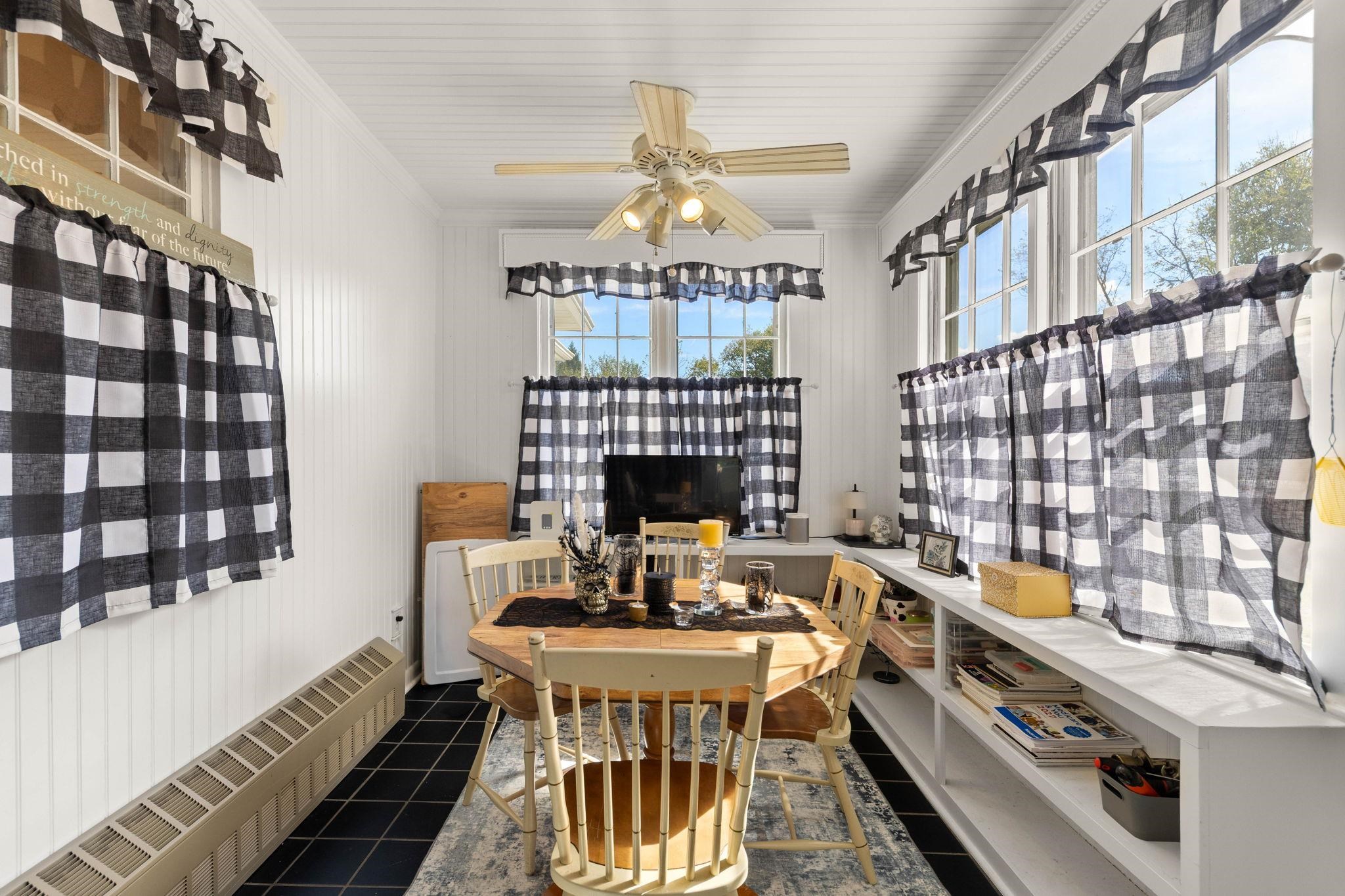 228 OLD FARMS RD, SHENANDOAH, Virginia 22849, 4 Bedrooms Bedrooms, ,2 BathroomsBathrooms,Residential,228 OLD FARMS RD,682615 MLS # 682615