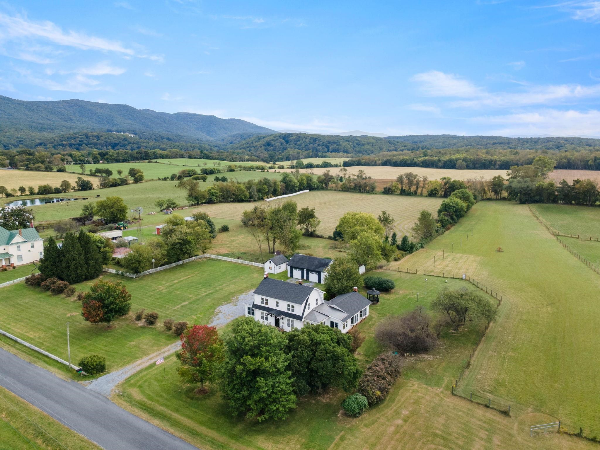 228 OLD FARMS RD, SHENANDOAH, Virginia 22849, 4 Bedrooms Bedrooms, ,2 BathroomsBathrooms,Residential,228 OLD FARMS RD,682615 MLS # 682615
