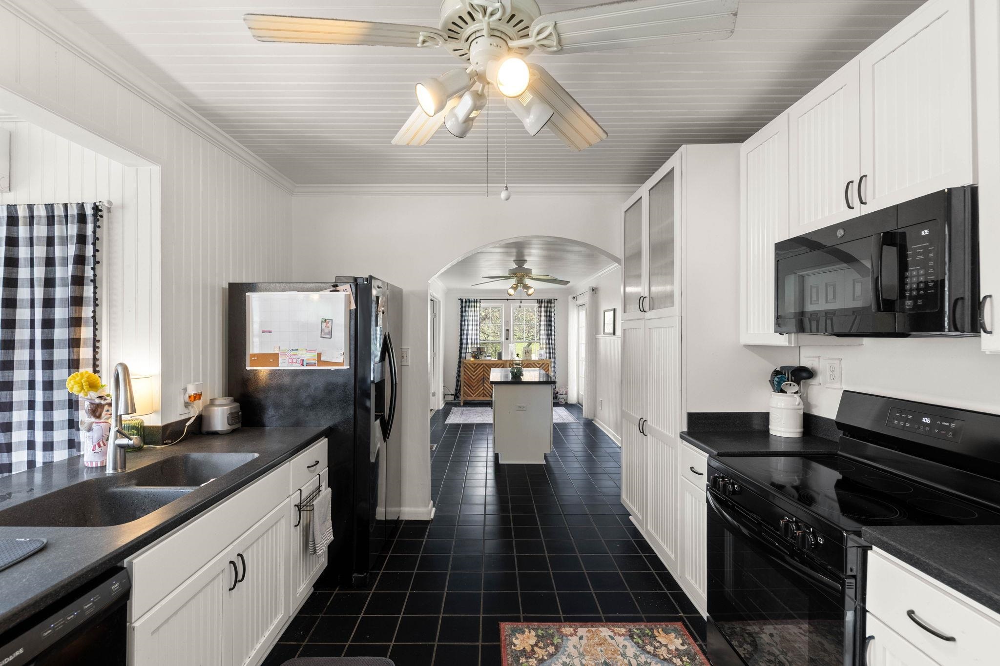 228 OLD FARMS RD, SHENANDOAH, Virginia 22849, 4 Bedrooms Bedrooms, ,2 BathroomsBathrooms,Residential,228 OLD FARMS RD,682615 MLS # 682615
