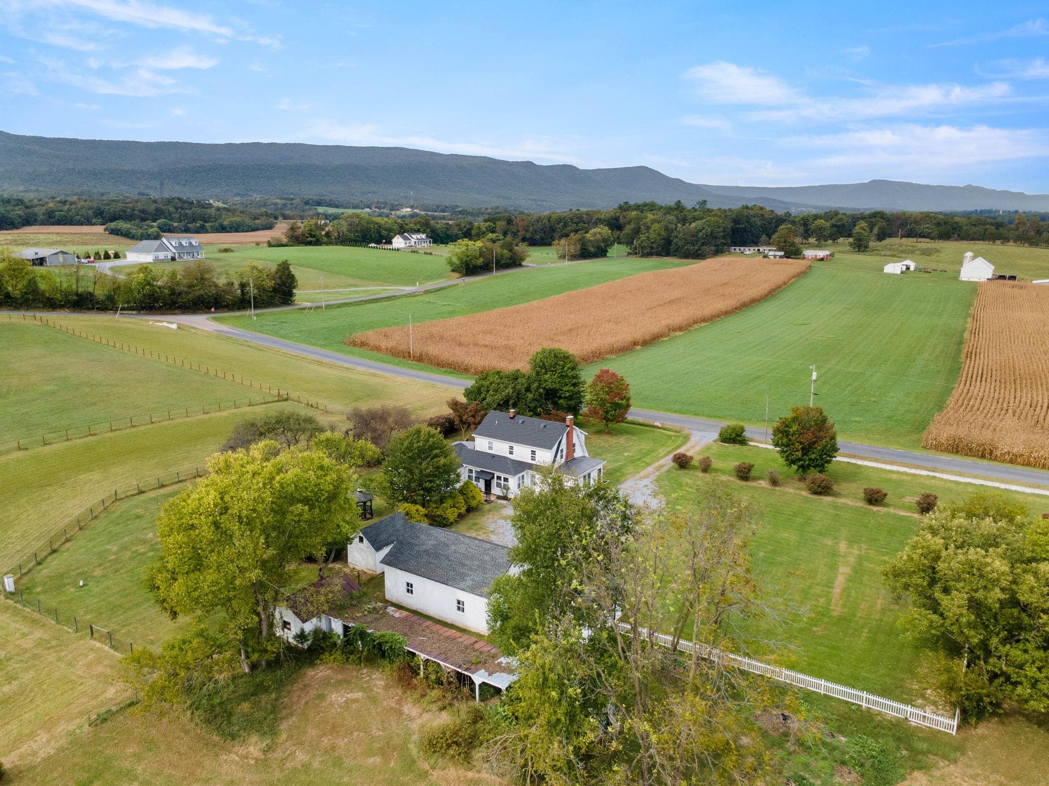 228 OLD FARMS RD, SHENANDOAH, Virginia 22849, 4 Bedrooms Bedrooms, ,2 BathroomsBathrooms,Residential,228 OLD FARMS RD,682615 MLS # 682615