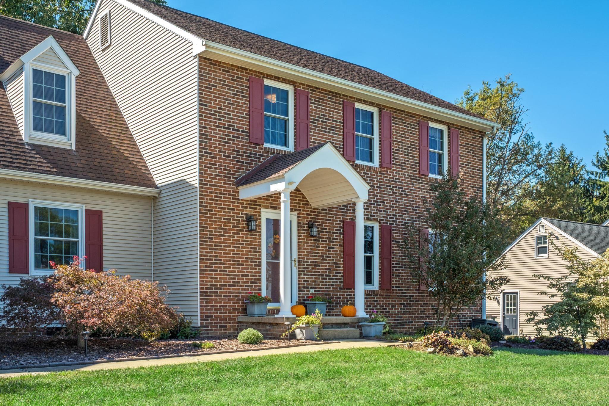 87 SUNSET DR, WAYNESBORO, Virginia 22980, 5 Bedrooms Bedrooms, ,2 BathroomsBathrooms,Residential,87 SUNSET DR,682617 MLS # 682617