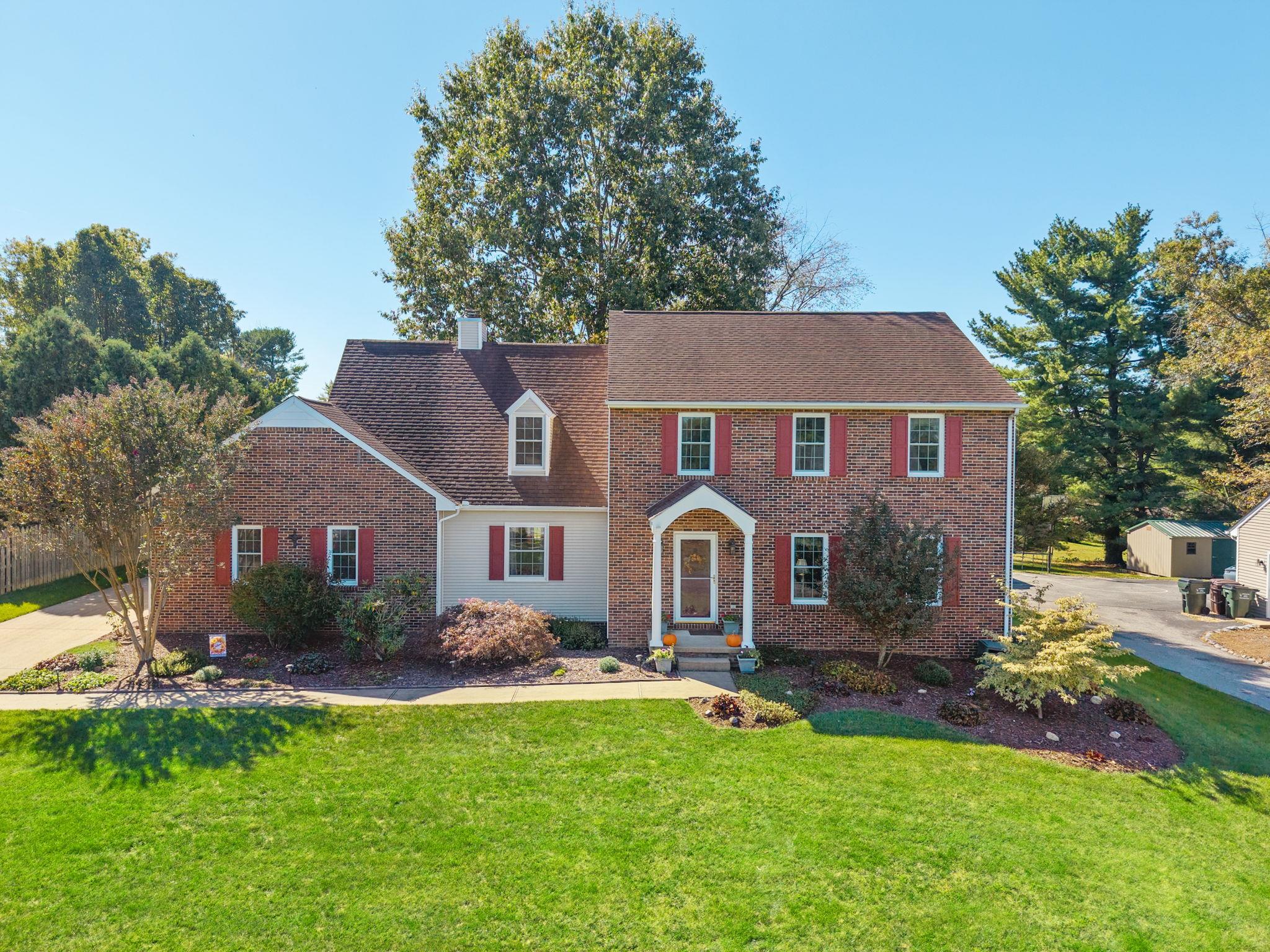 87 SUNSET DR, WAYNESBORO, Virginia 22980, 5 Bedrooms Bedrooms, ,2 BathroomsBathrooms,Residential,87 SUNSET DR,682617 MLS # 682617