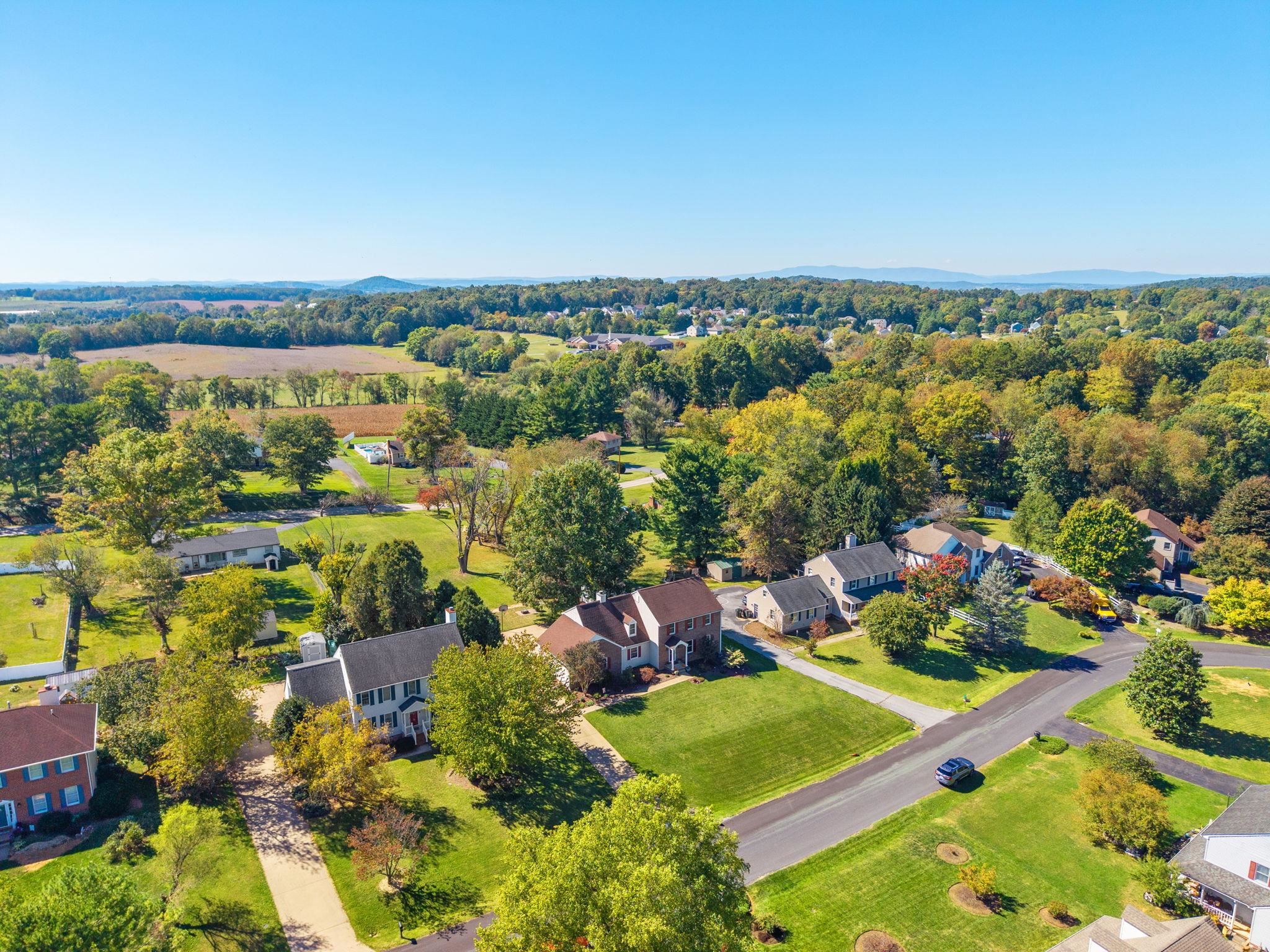 87 SUNSET DR, WAYNESBORO, Virginia 22980, 5 Bedrooms Bedrooms, ,2 BathroomsBathrooms,Residential,87 SUNSET DR,682617 MLS # 682617