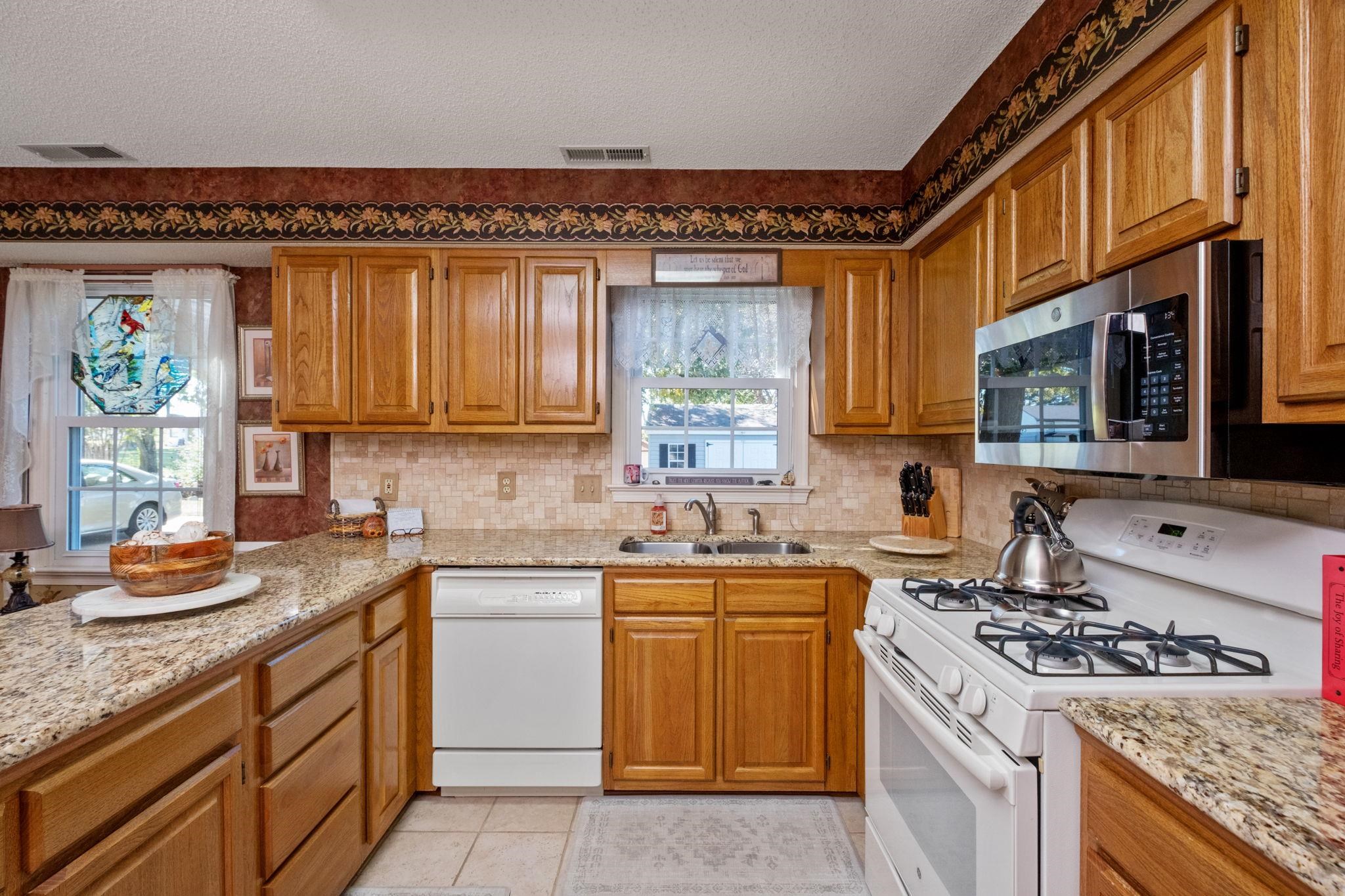 87 SUNSET DR, WAYNESBORO, Virginia 22980, 5 Bedrooms Bedrooms, ,2 BathroomsBathrooms,Residential,87 SUNSET DR,682617 MLS # 682617