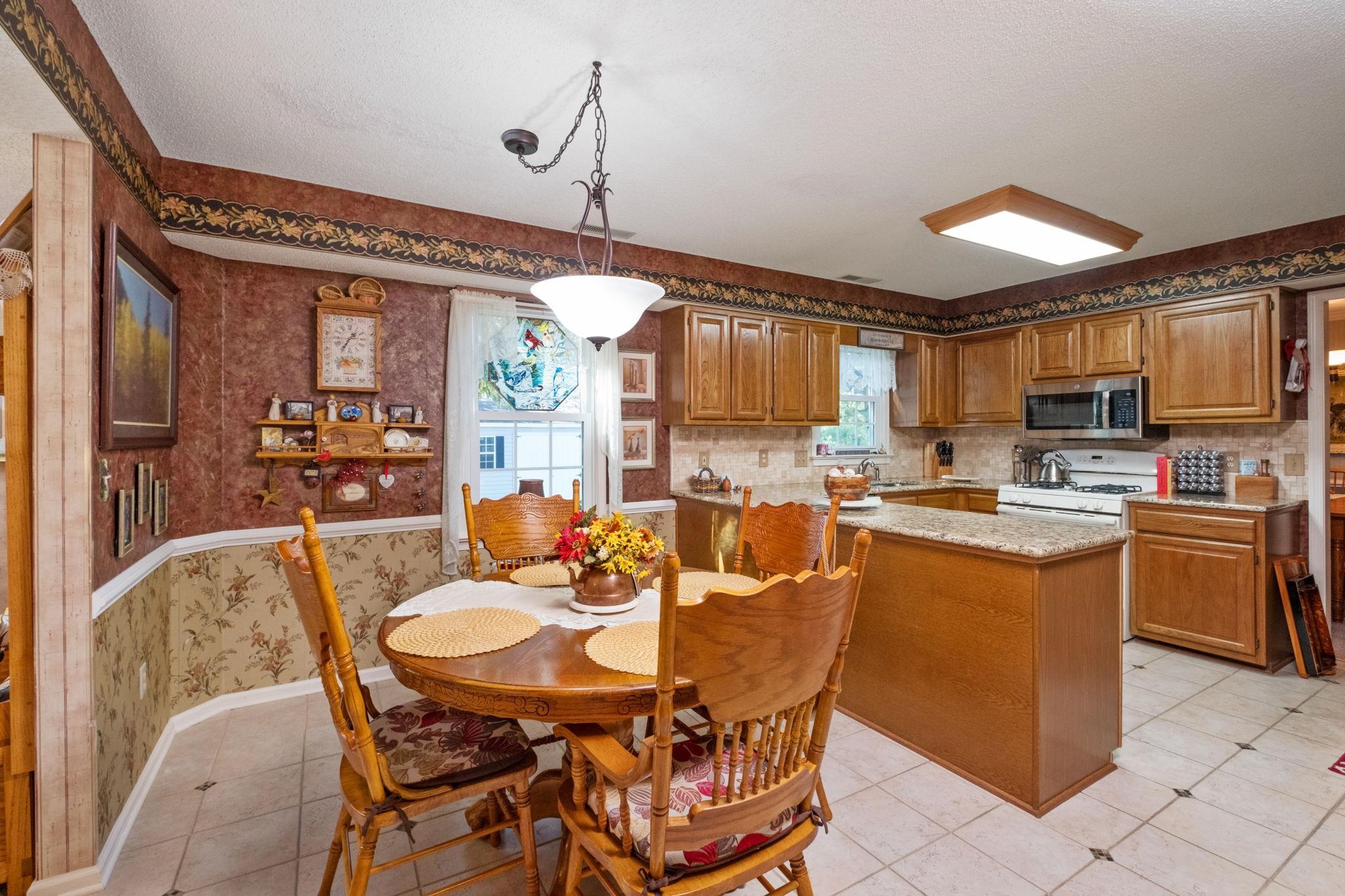 87 SUNSET DR, WAYNESBORO, Virginia 22980, 5 Bedrooms Bedrooms, ,2 BathroomsBathrooms,Residential,87 SUNSET DR,682617 MLS # 682617