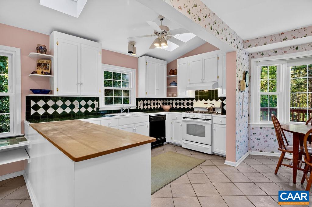 2605 CEDAR RIDGE LN, CHARLOTTESVILLE, Virginia 22901, 4 Bedrooms Bedrooms, ,3 BathroomsBathrooms,Residential,2605 CEDAR RIDGE LN,682628 MLS # 682628 2605 CEDAR RIDGE LN, CHARLOTTESVILLE, Virginia 22901, 4 Bedrooms Bedrooms, ,3 BathroomsBathrooms,Residential,2605 CEDAR RIDGE LN,682628 MLS # 682628